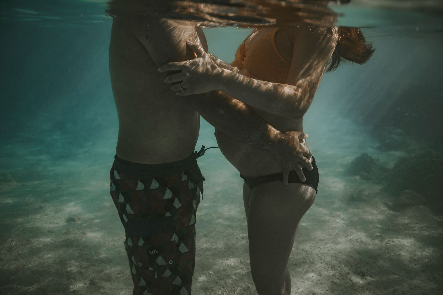 Oahu-Hawaii-Underwater-Maternity-Photographer-36.jpg