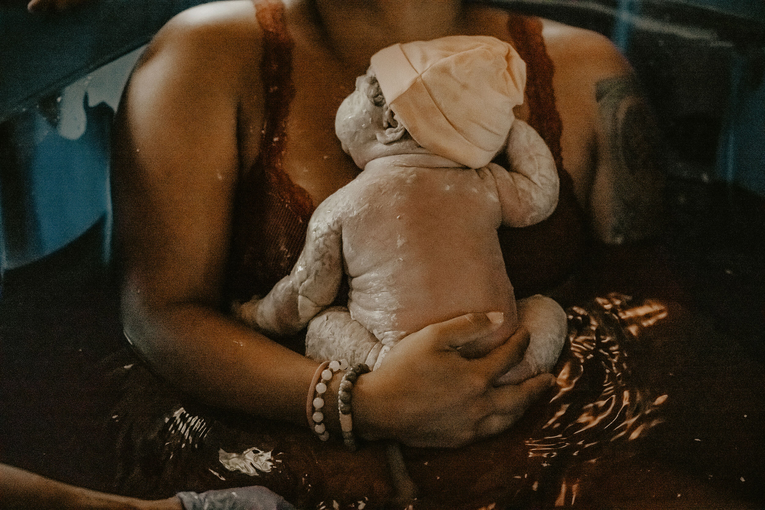 Oahu-Hawaii-Birth-Photographer-Lori-Kimata-Midwife-02.jpg