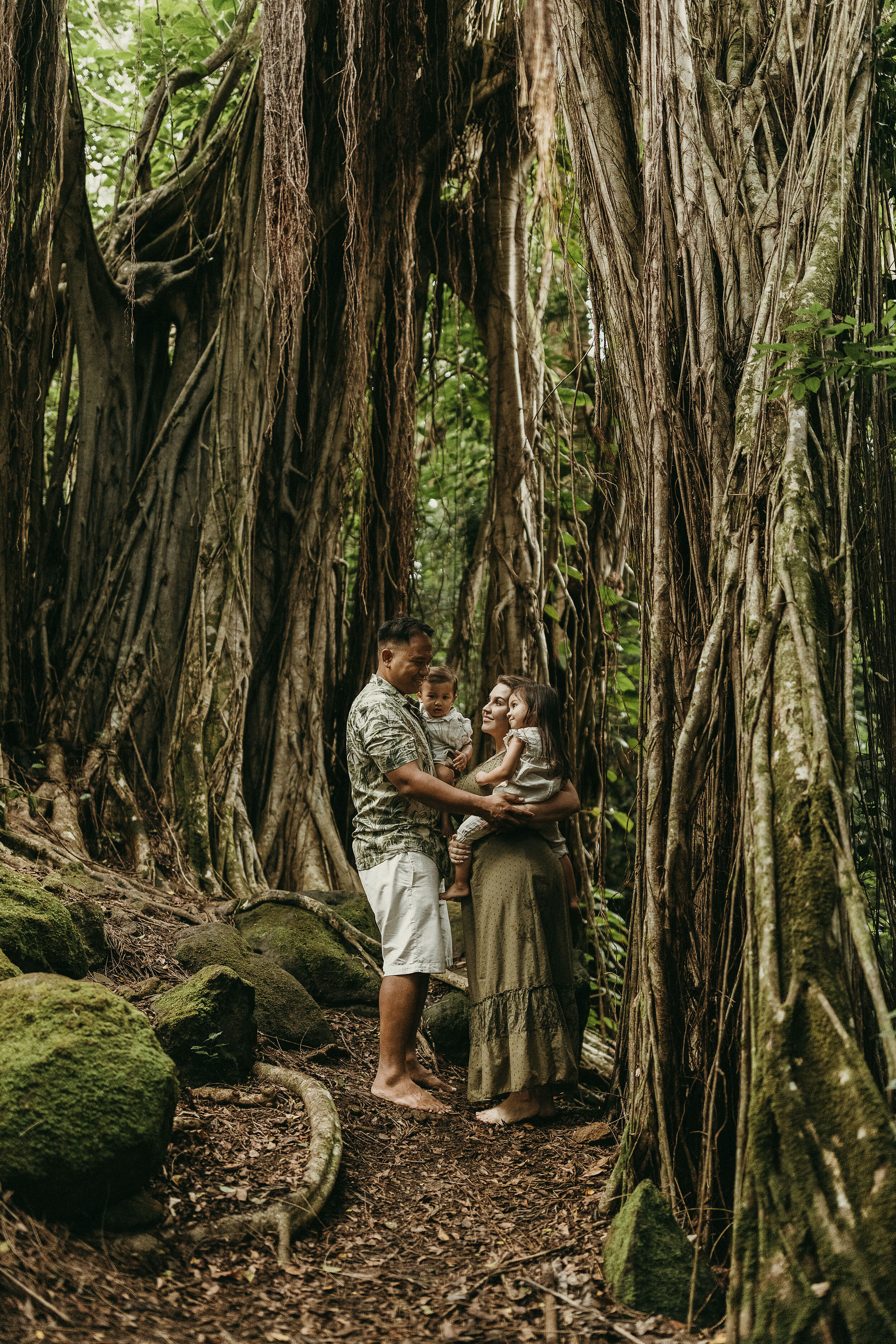 jungle-family-pictures-hawaii-oahu-005.jpg