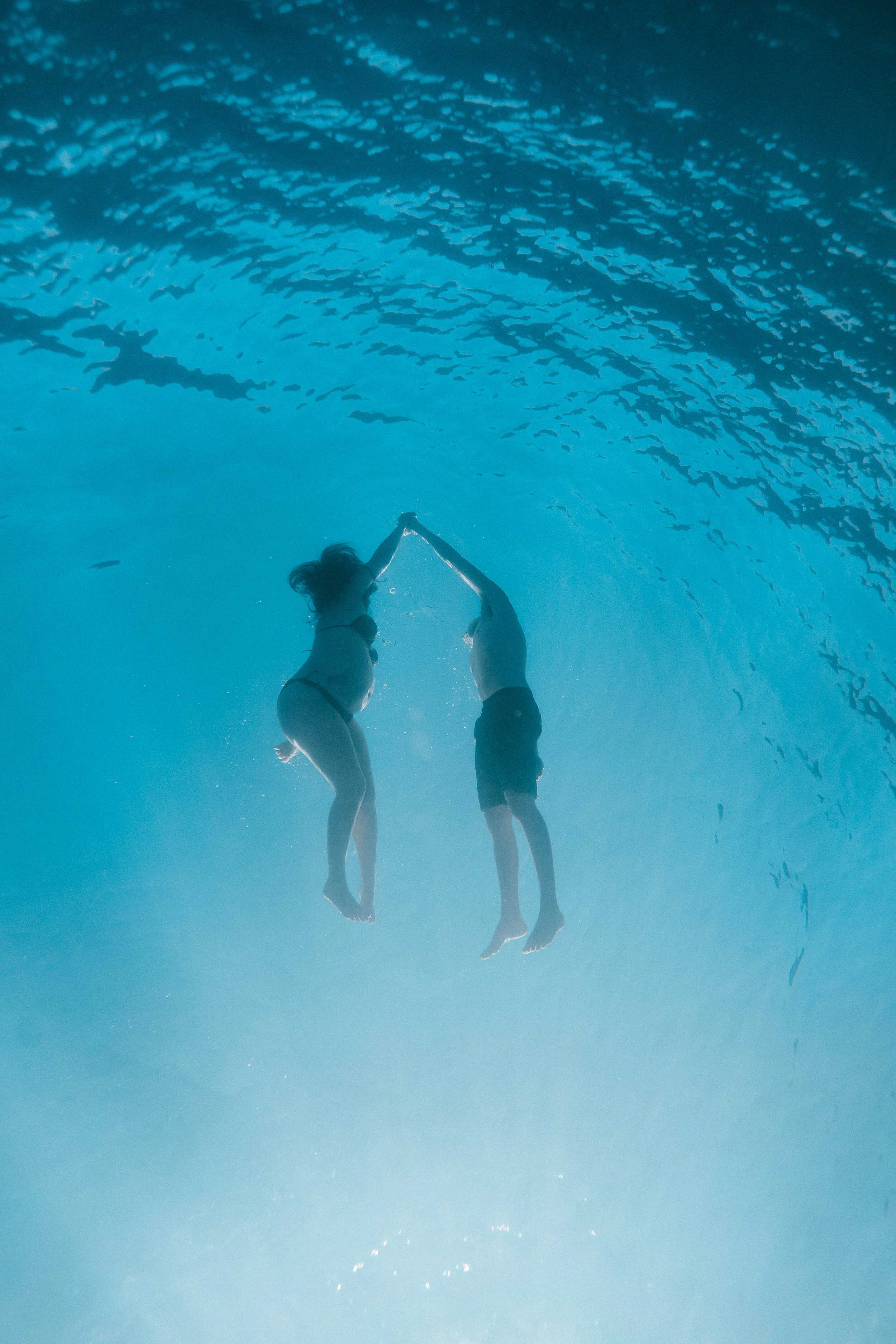 North Shore Oahu Maternity Photos Underwater 28.jpg