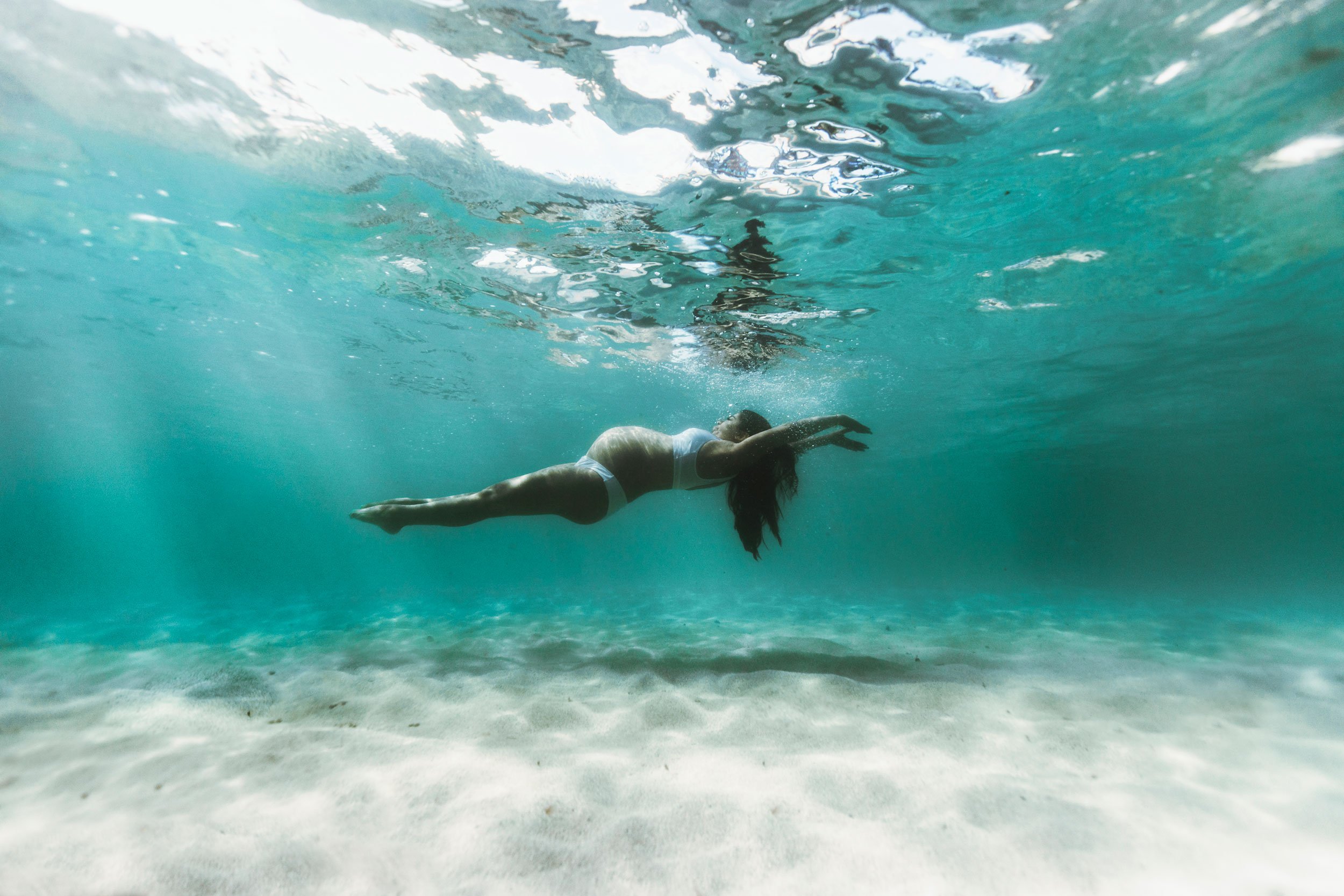 oahu-hawaii-underwater-maternity-photos-004.jpg