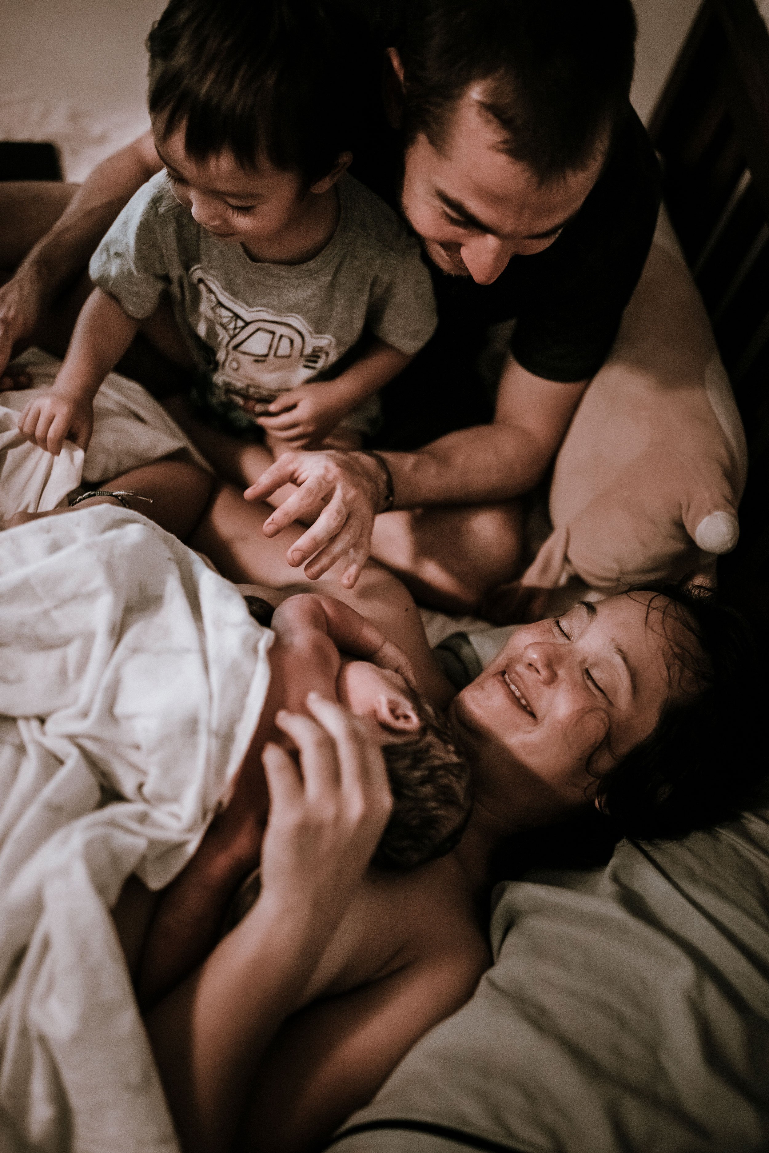 hawaii-birth-photographer-oahu-home-birth-midwife-selena-green-13.jpg