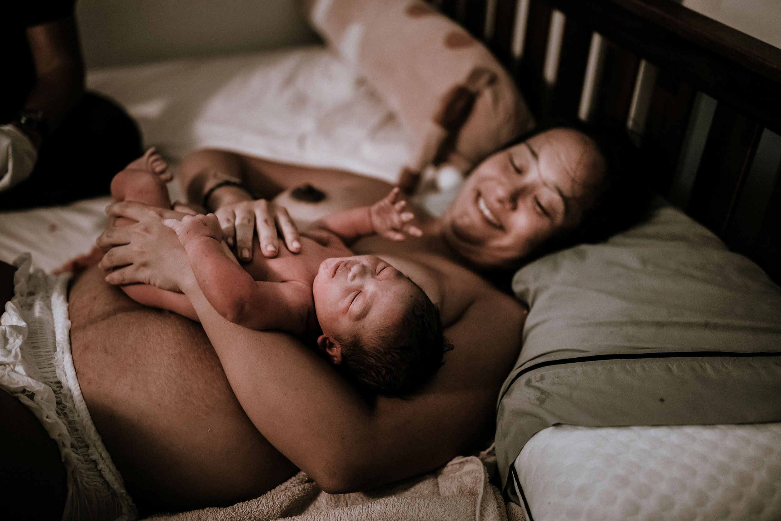 hawaii-birth-photographer-oahu-home-birth-midwife-selena-green-17.jpg