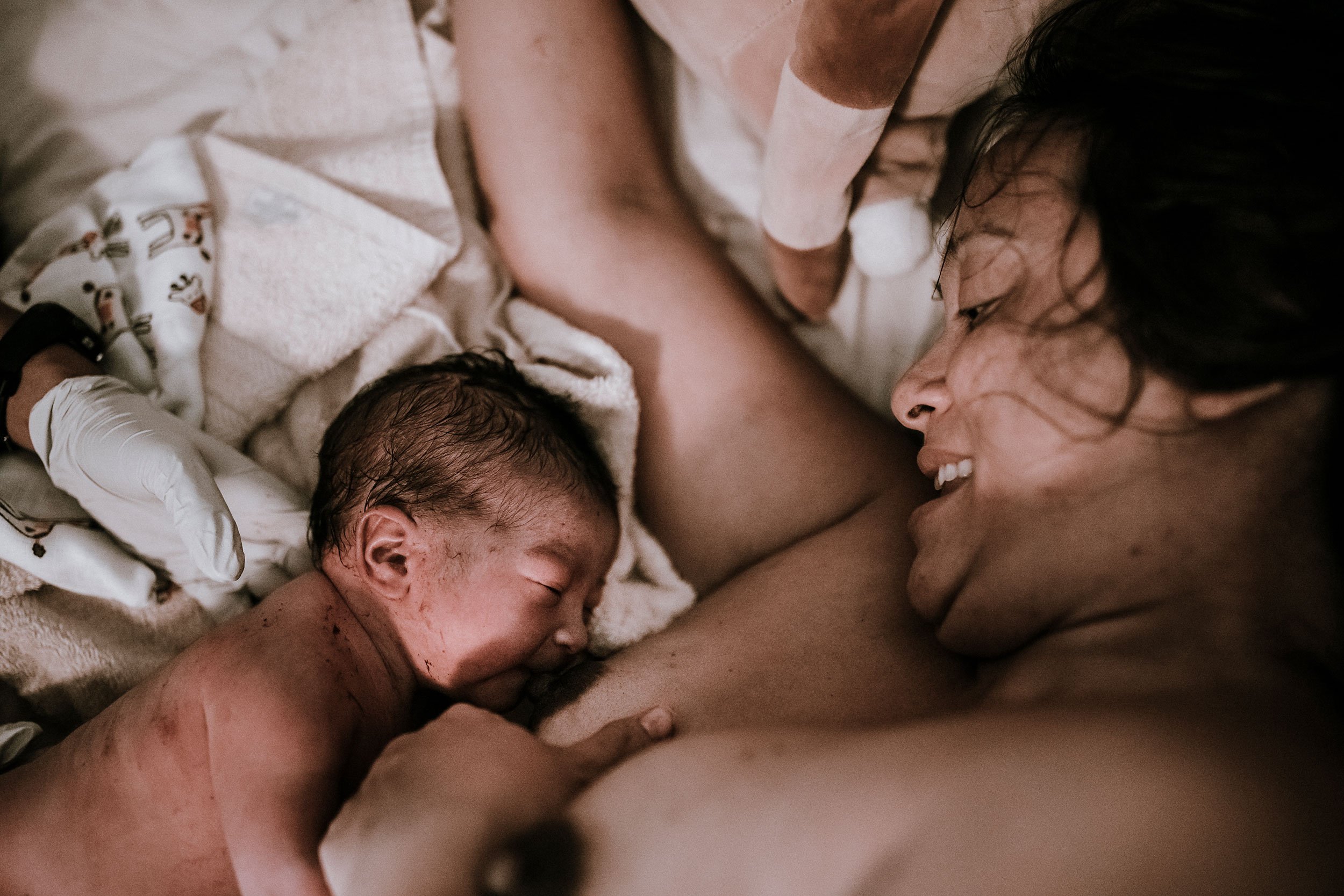 hawaii-birth-photographer-oahu-home-birth-midwife-selena-green-18.jpg