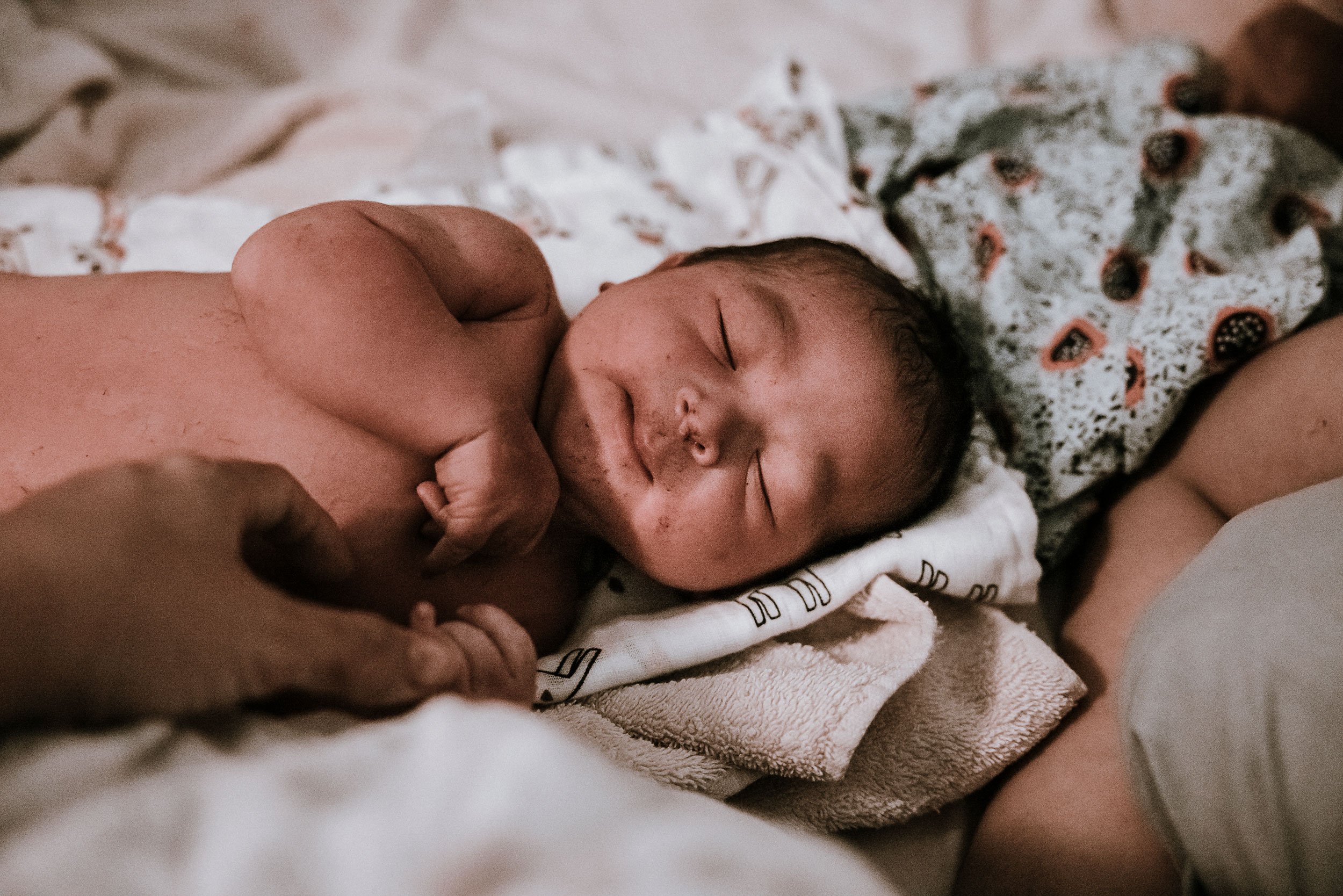 hawaii-birth-photographer-oahu-home-birth-midwife-selena-green-21.jpg