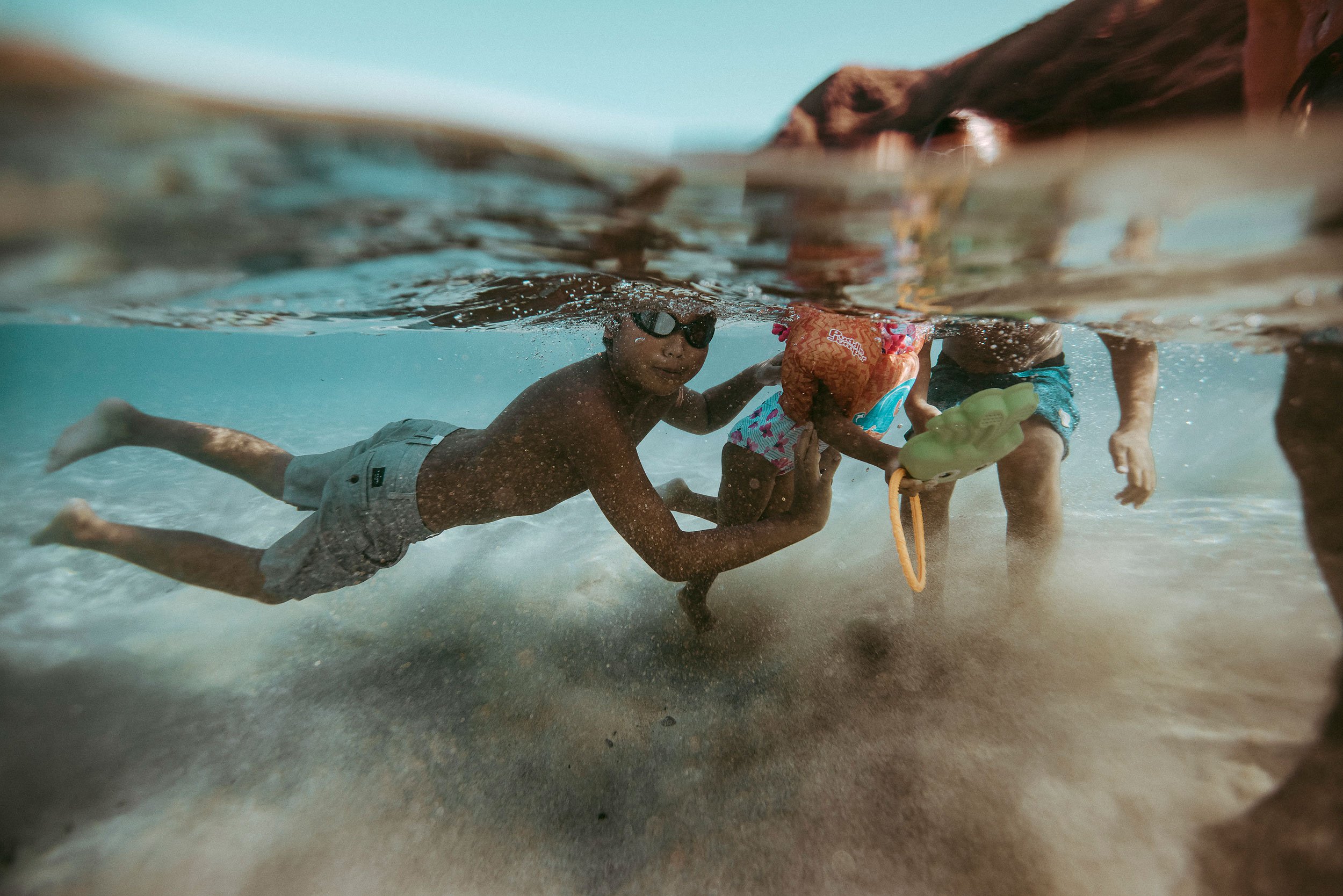 hawaii-oahu-family-photographer-underwater-33.jpg