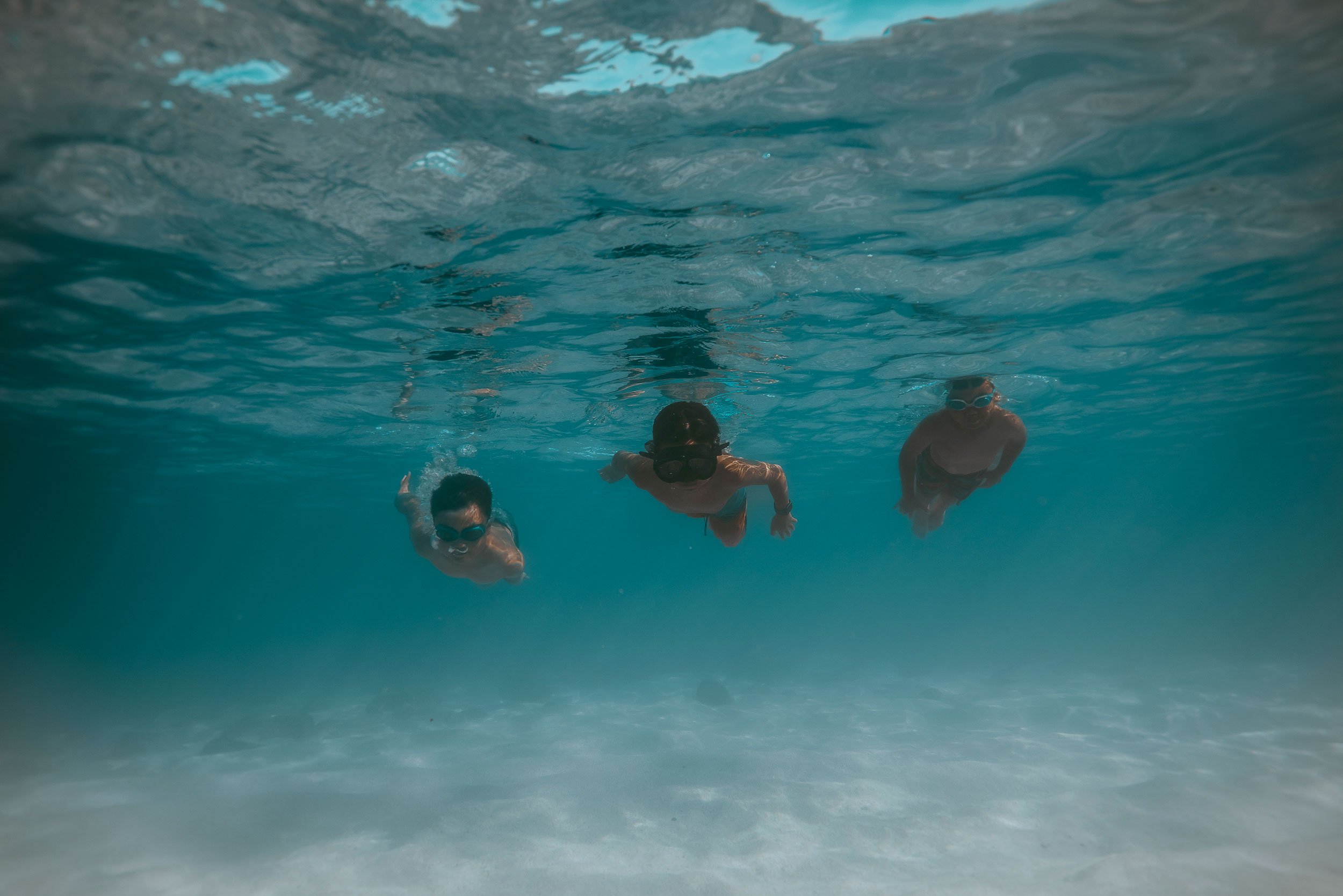 oahu-north-shore-hawaii-family-photos-underwater-17.jpg