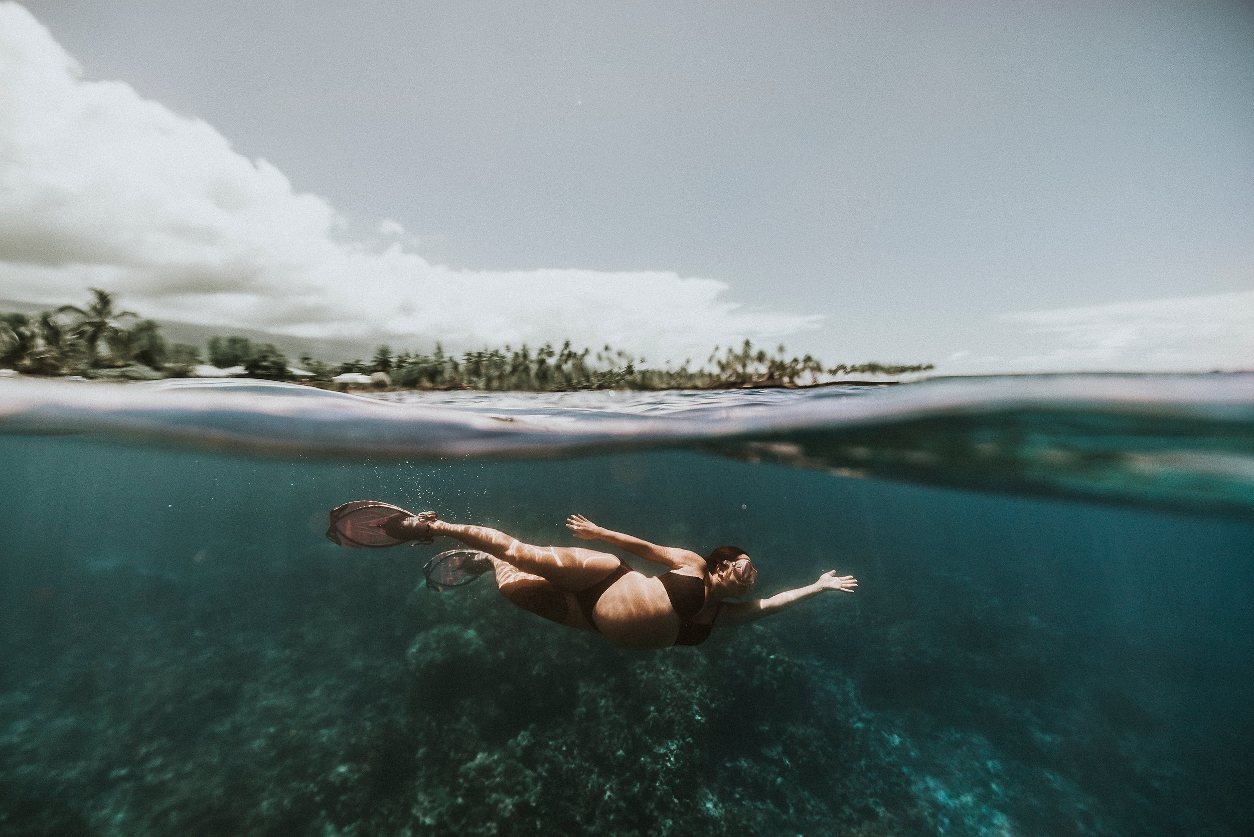 Kona-Big-Island-Underwater-Maternity-Photos-12.jpg