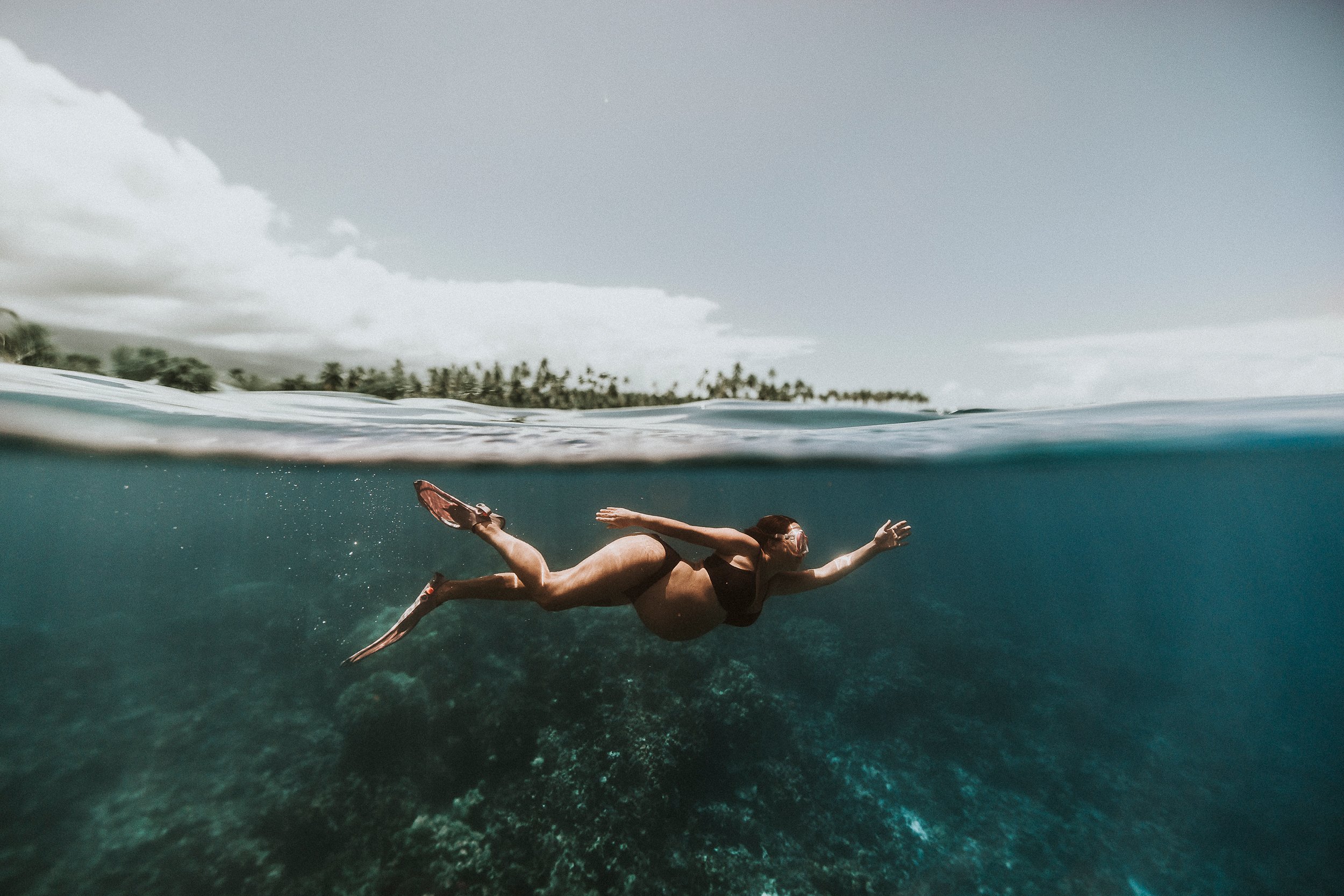 Kona-Big-Island-Underwater-Maternity-Photos-13.jpg