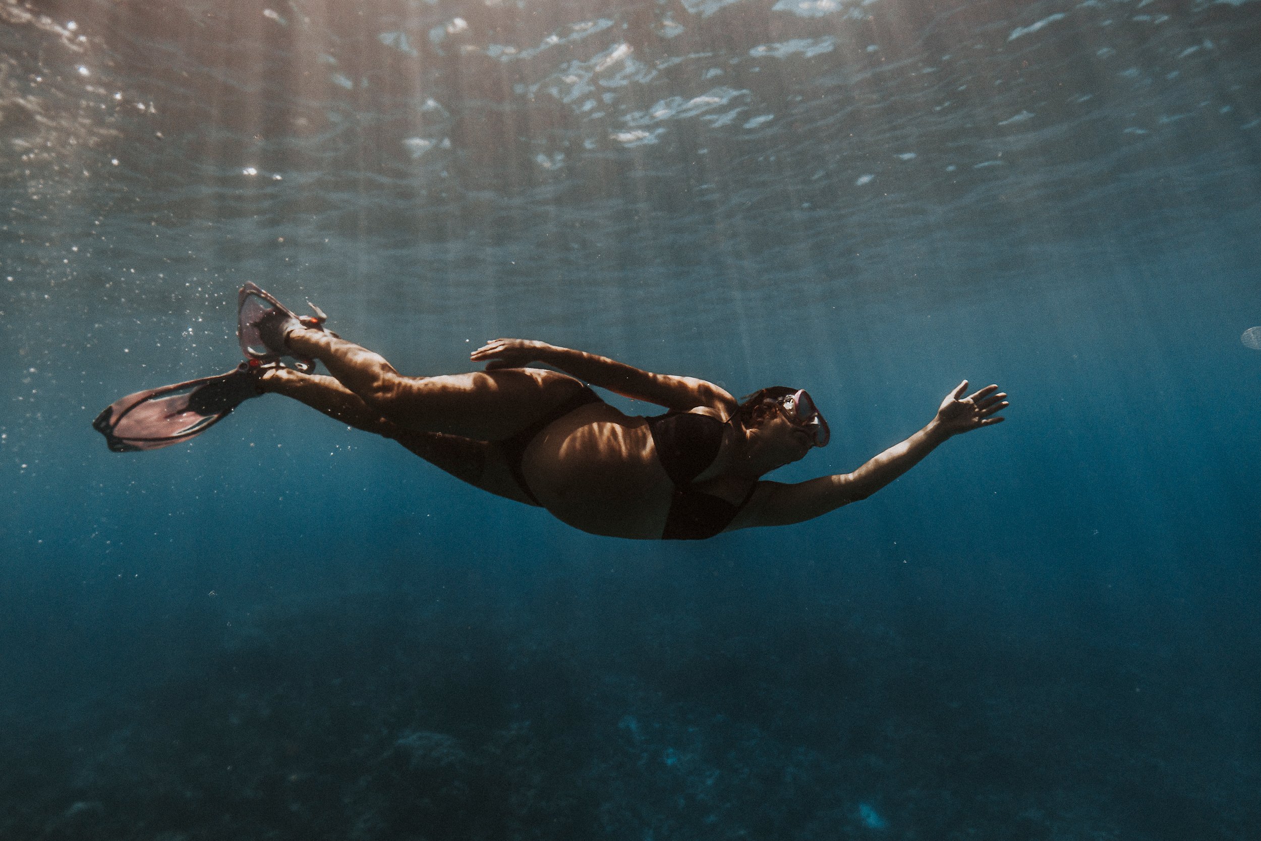 Kona-Big-Island-Underwater-Maternity-Photos-14.jpg