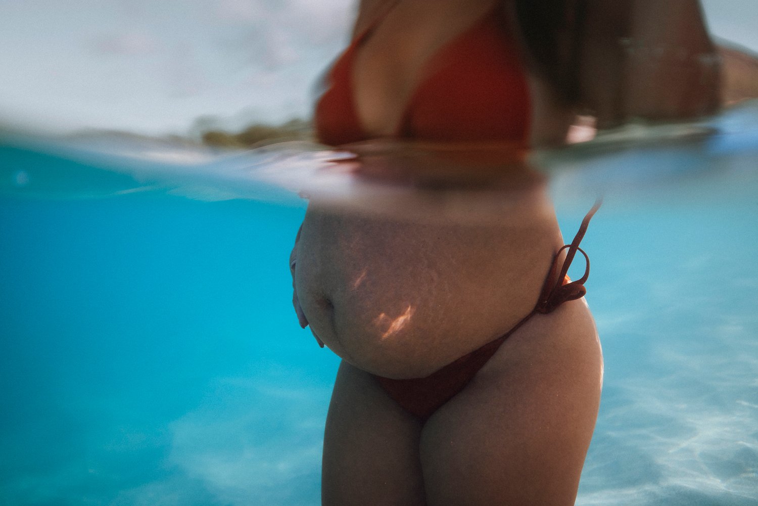 hawaii-oahu-maternity-photographer-underwater-10.jpg