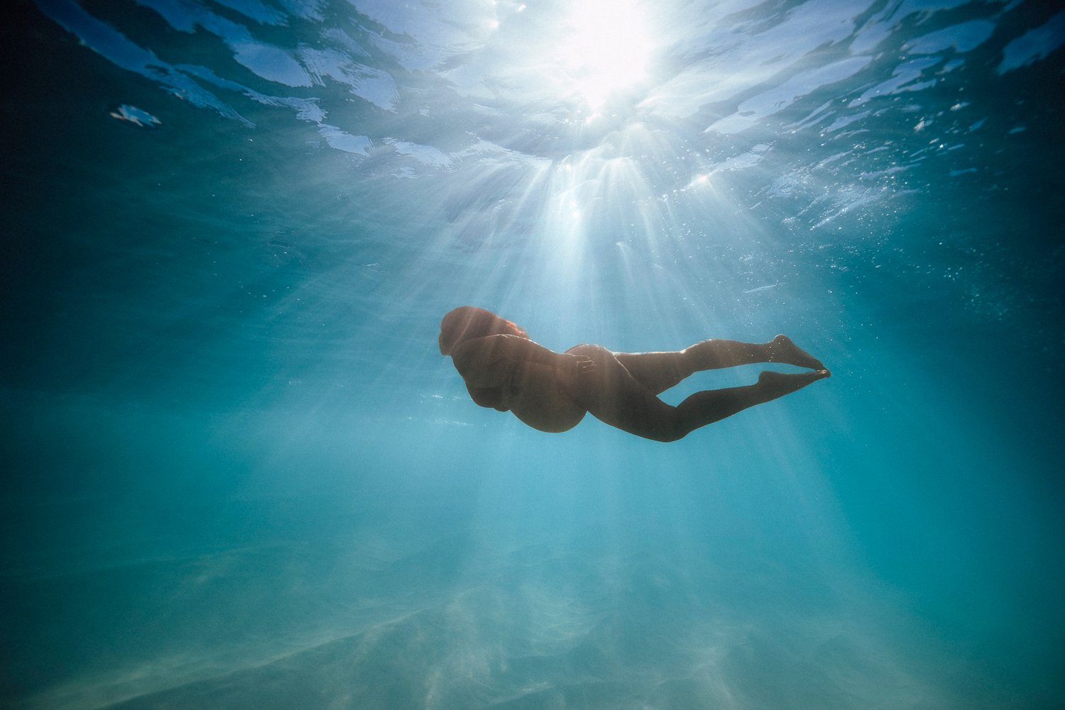 hawaii-oahu-maternity-photographer-underwater-11.jpg