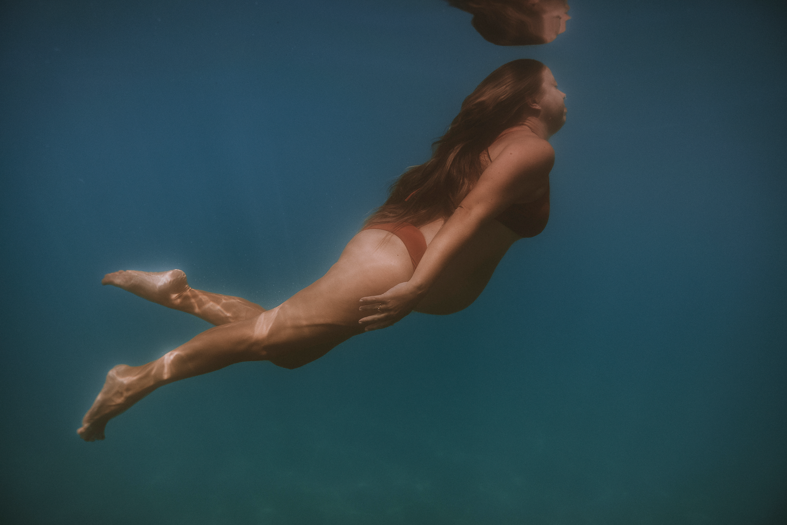 Maui Maternity Photographer Underwater Photos 04.png