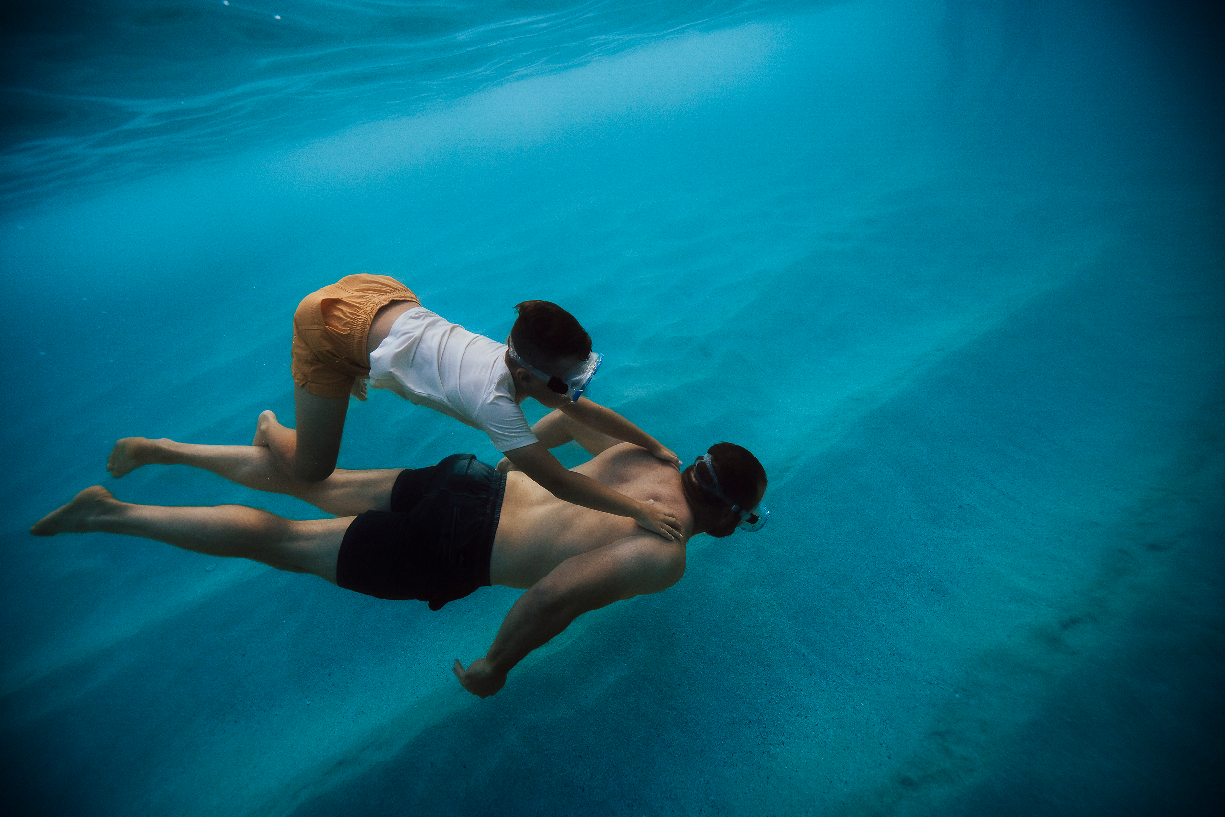 hawaii family photographer underwater 07.png