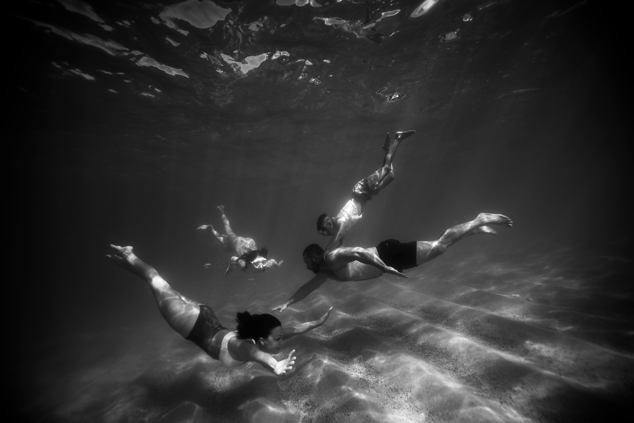 hawaii family photographer underwater 12.png