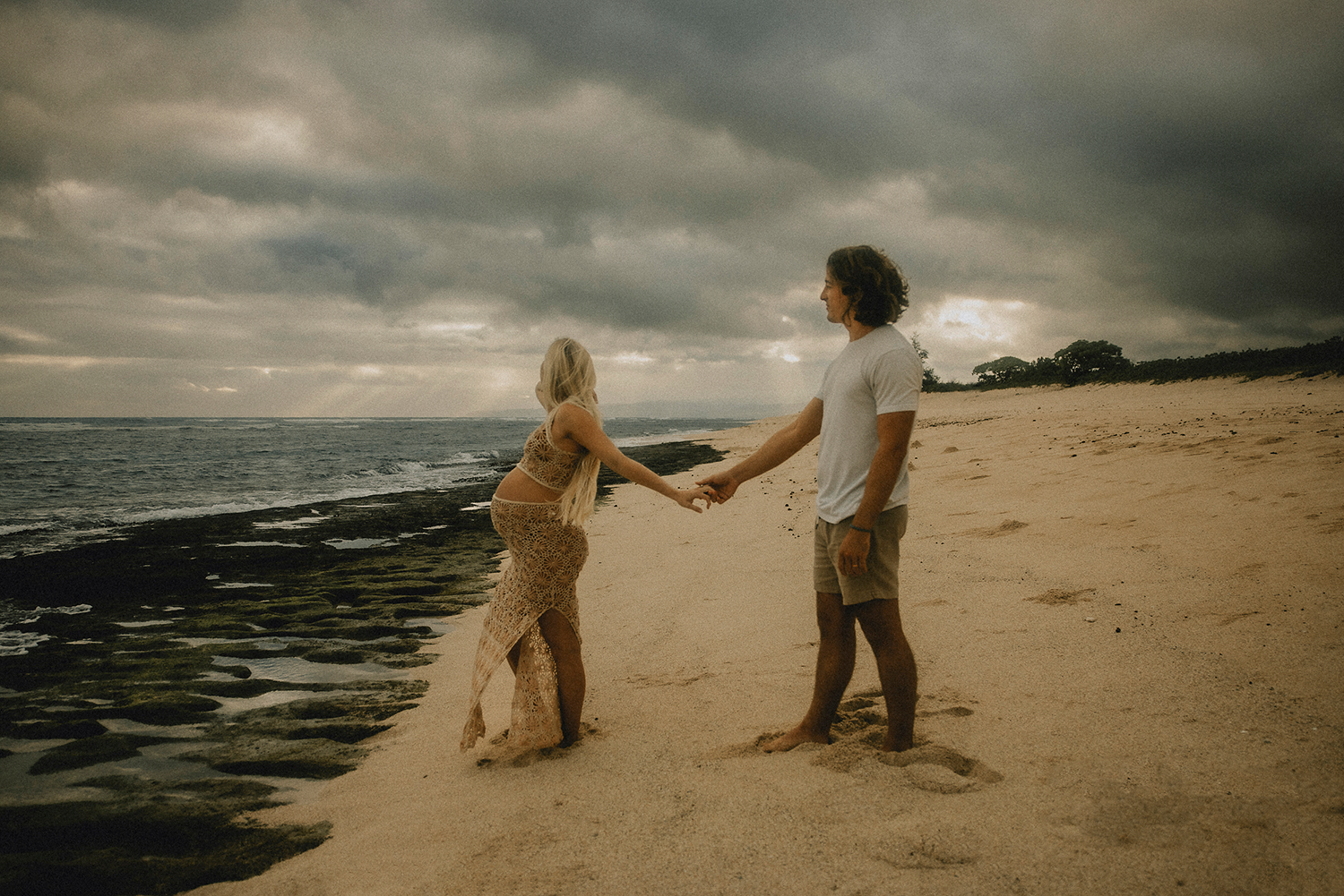 Oahu- Hawaii-North-Shore-Maternity-Photographer-05.png