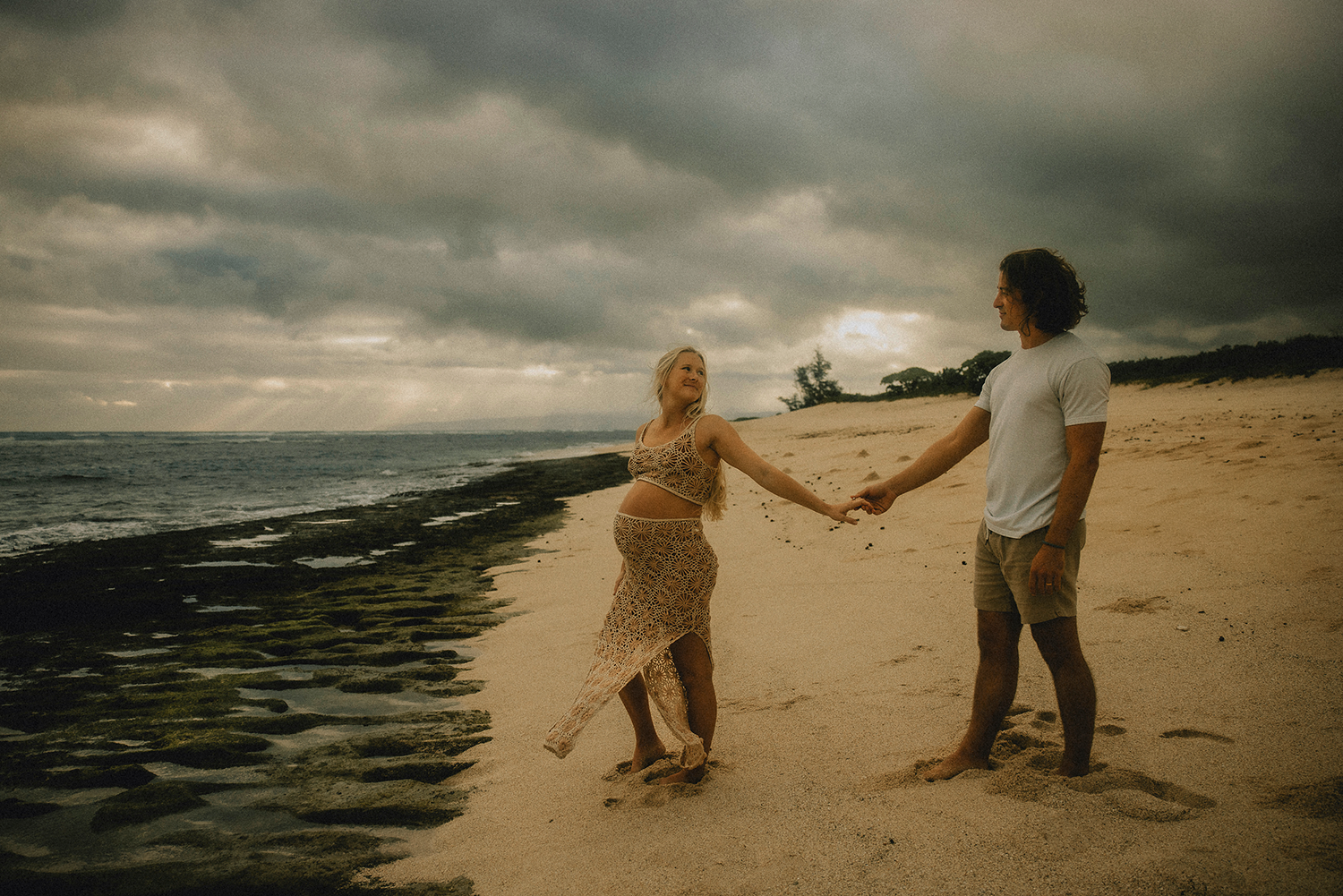 Oahu- Hawaii-North-Shore-Maternity-Photographer-06.png