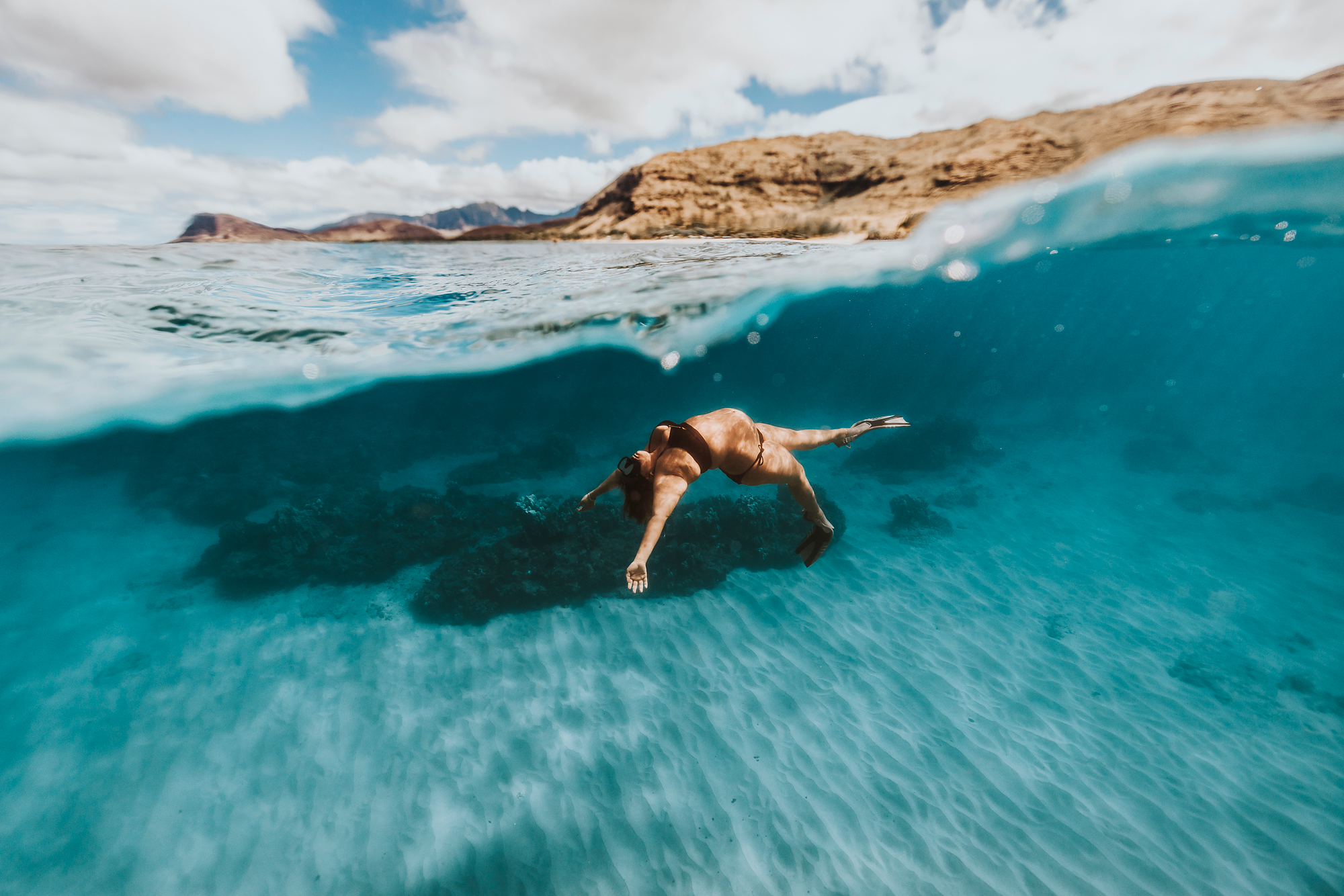 hawaii-maternity-photographer-babymoon-underwater-maternity-photos-oahu-18.png