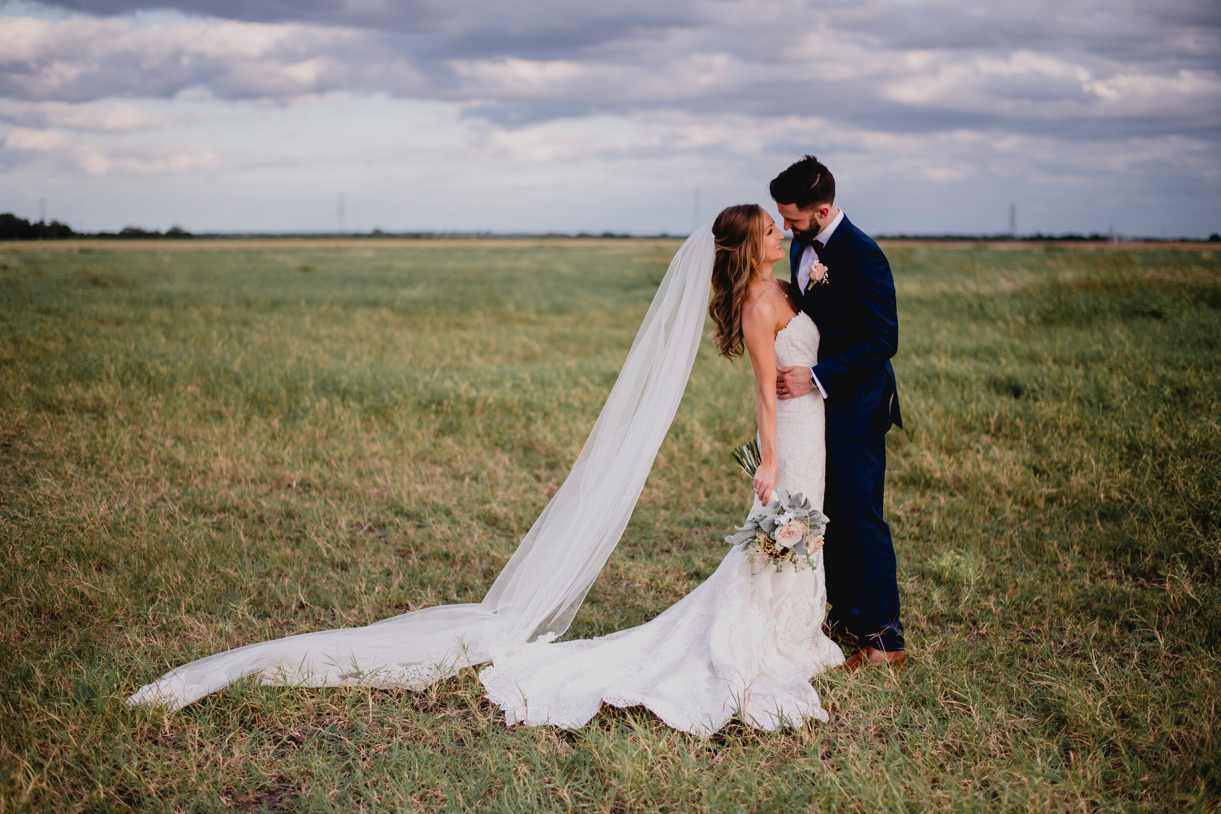 Austin and destination wedding Photographer the Allen Farmhaus EffJay Photography021.jpg