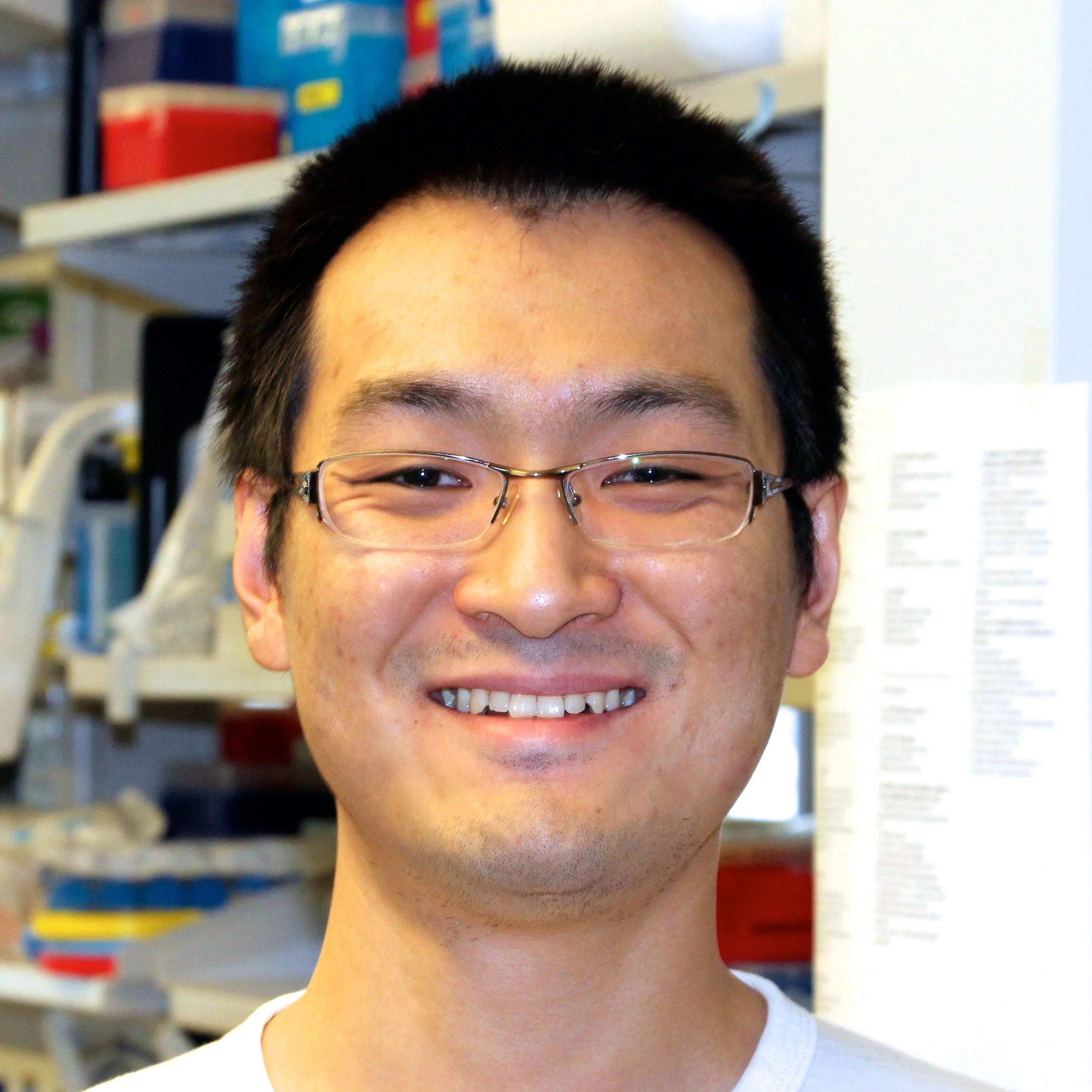 Geng Wang Research Technician Education : Nanjing Agricultural University (BS), IIT (MS) Hometown : Jinan, China Currently : PhD candidate (Molecular Genetics & Genomics) at Wash U
