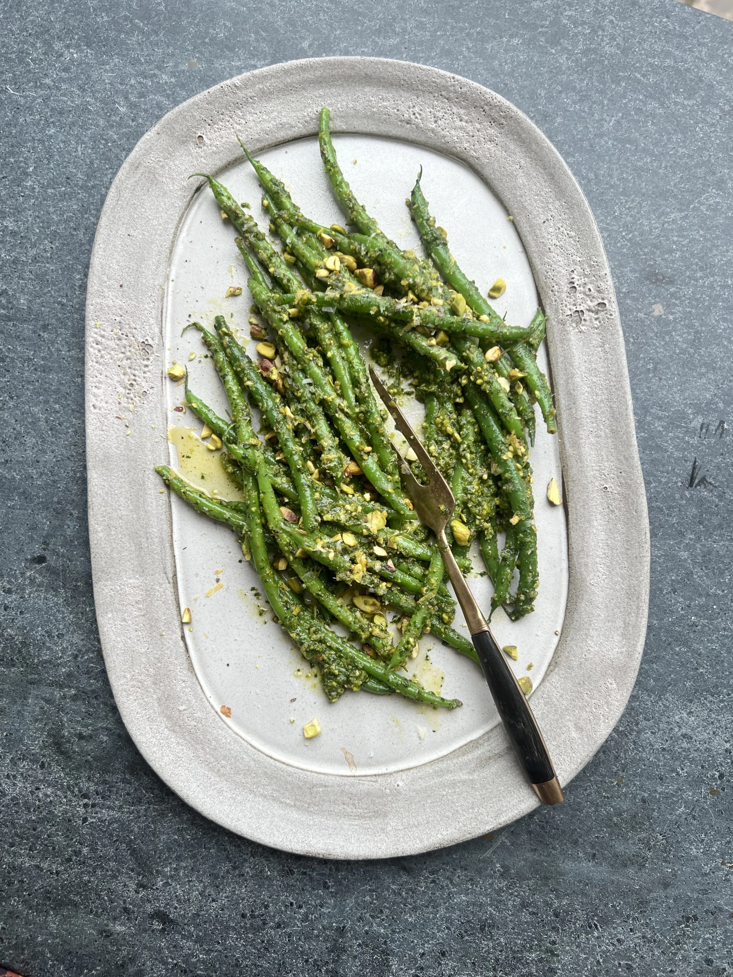 EyeSwoon Green Beans With Pistachio Mint Pesto 