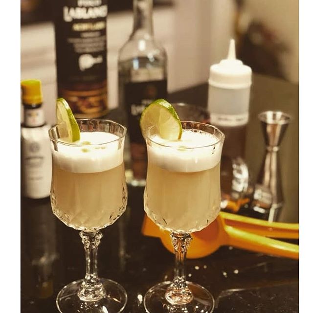 Recipe for this organic pisco sour is now on the blog. Link in bio!
#piscosour #pisco #peru #drinkup #cocktails #cocktailbar #cocktailsofinstagram #bar #bartenderlife🍸 #instagood