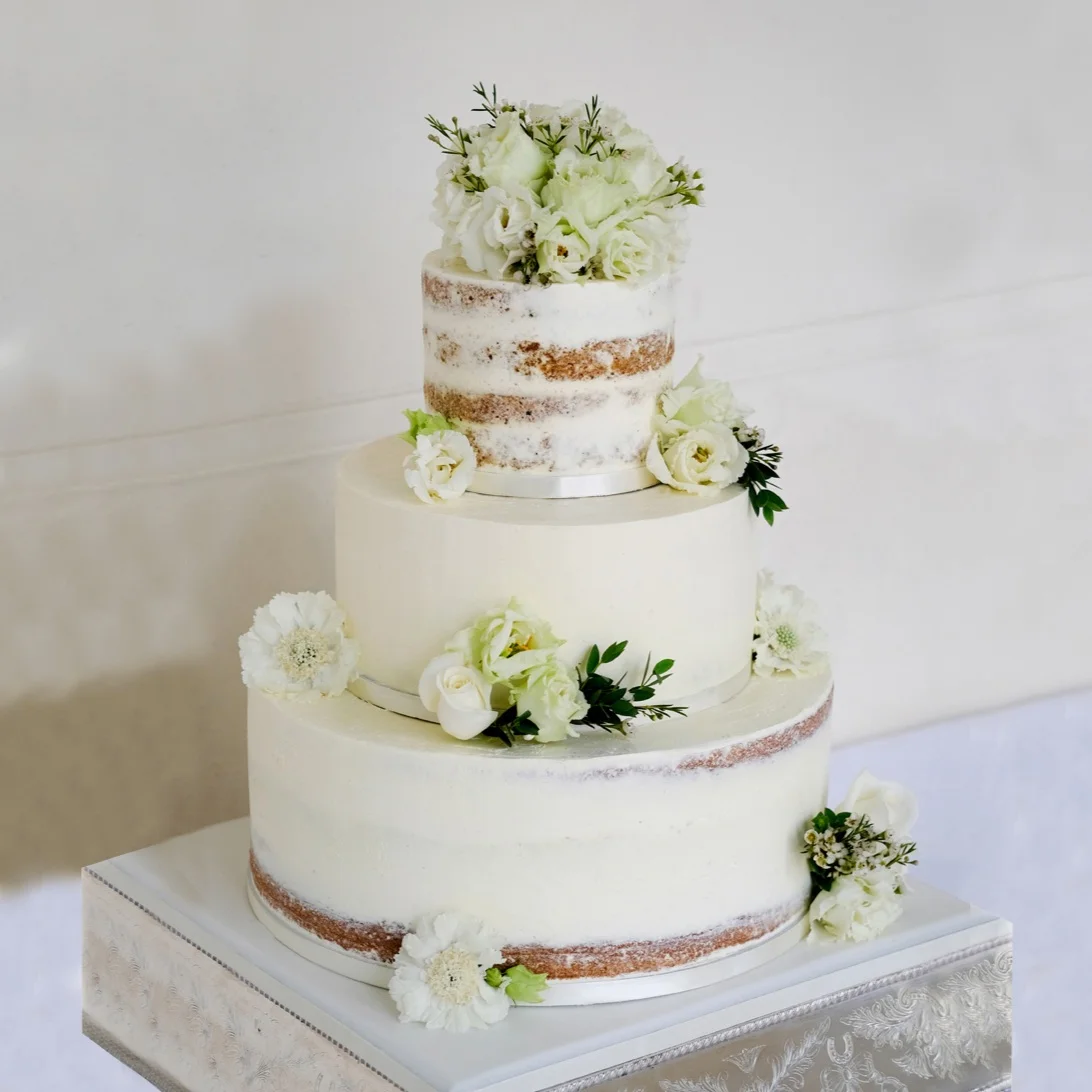Wedding and Celebration Cakes Cotswolds Gloucestershire Toria