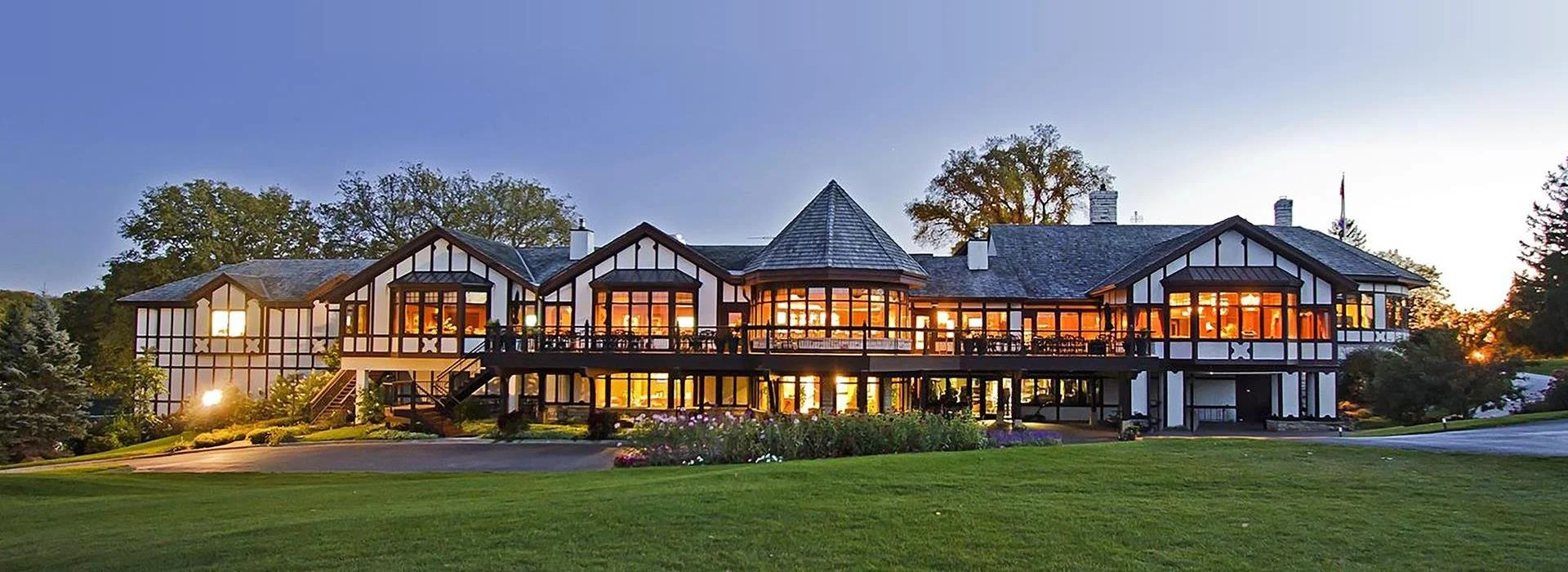  Private Dinner for six! Indulge in an unforgettable evening with a private wine dinner for six at Wayzata Country Club, hosted by Certified Sommelier Brian Glockzin and Executive Chef Paul Neu.  Enjoy a thoughtfully curated dining experience where e