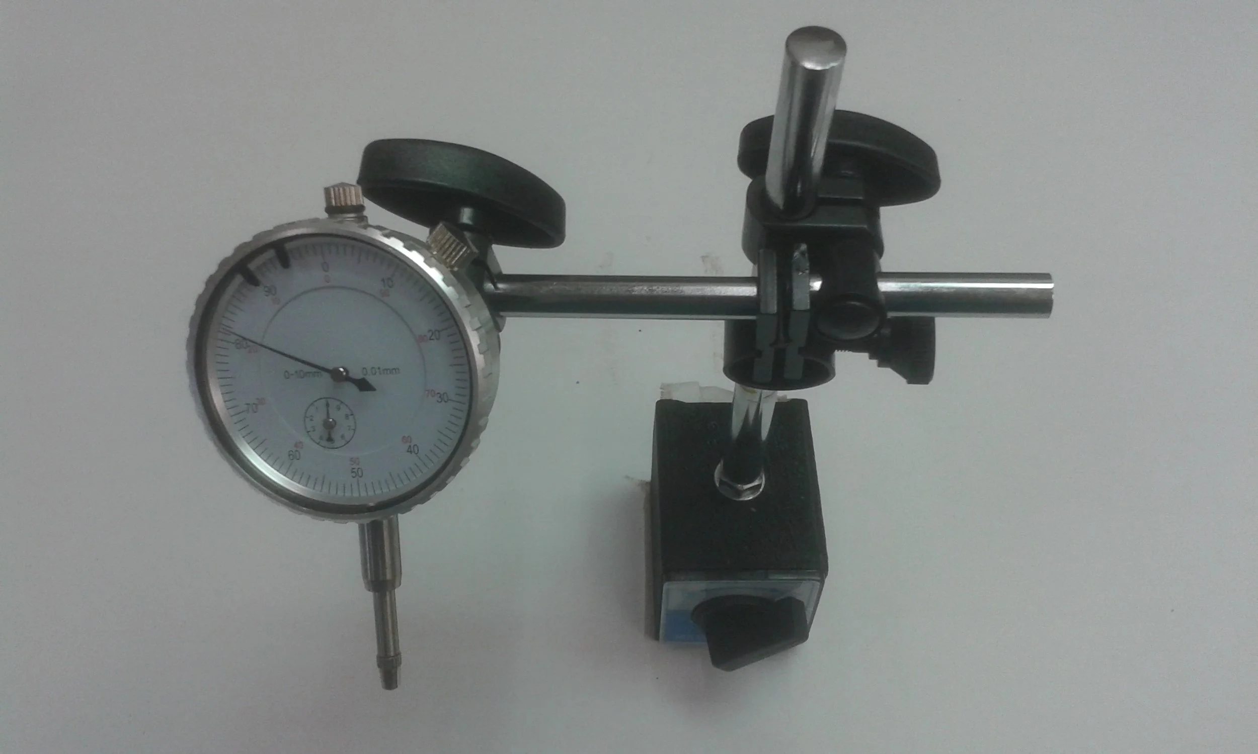 Measuring metric dti and magnetic base.jpg