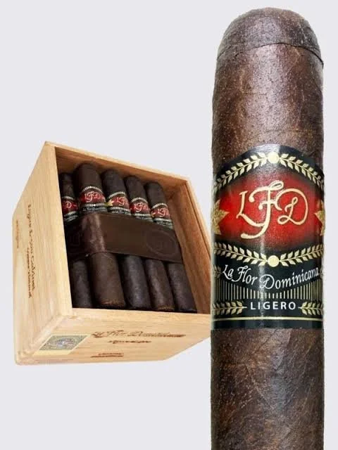 Ligero Cabinet Oscuro