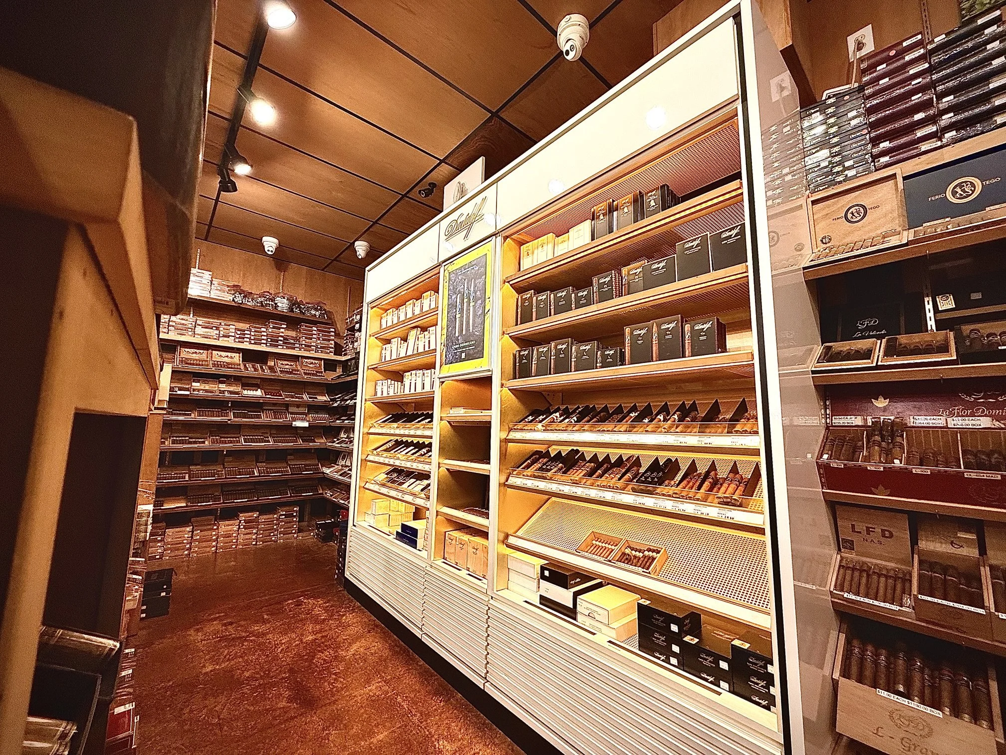 The-Smoke-Ring-Webster-TX-humidor-picture-davidoff.jpeg