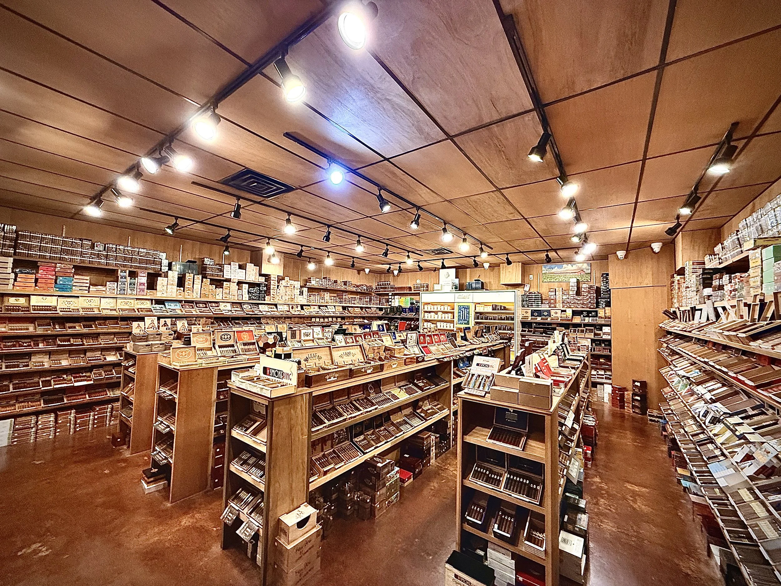 The-Smoke-Ring-Webster-TX-humidor-picture-2-17066-hwy3-webster-tx-77598.jpeg
