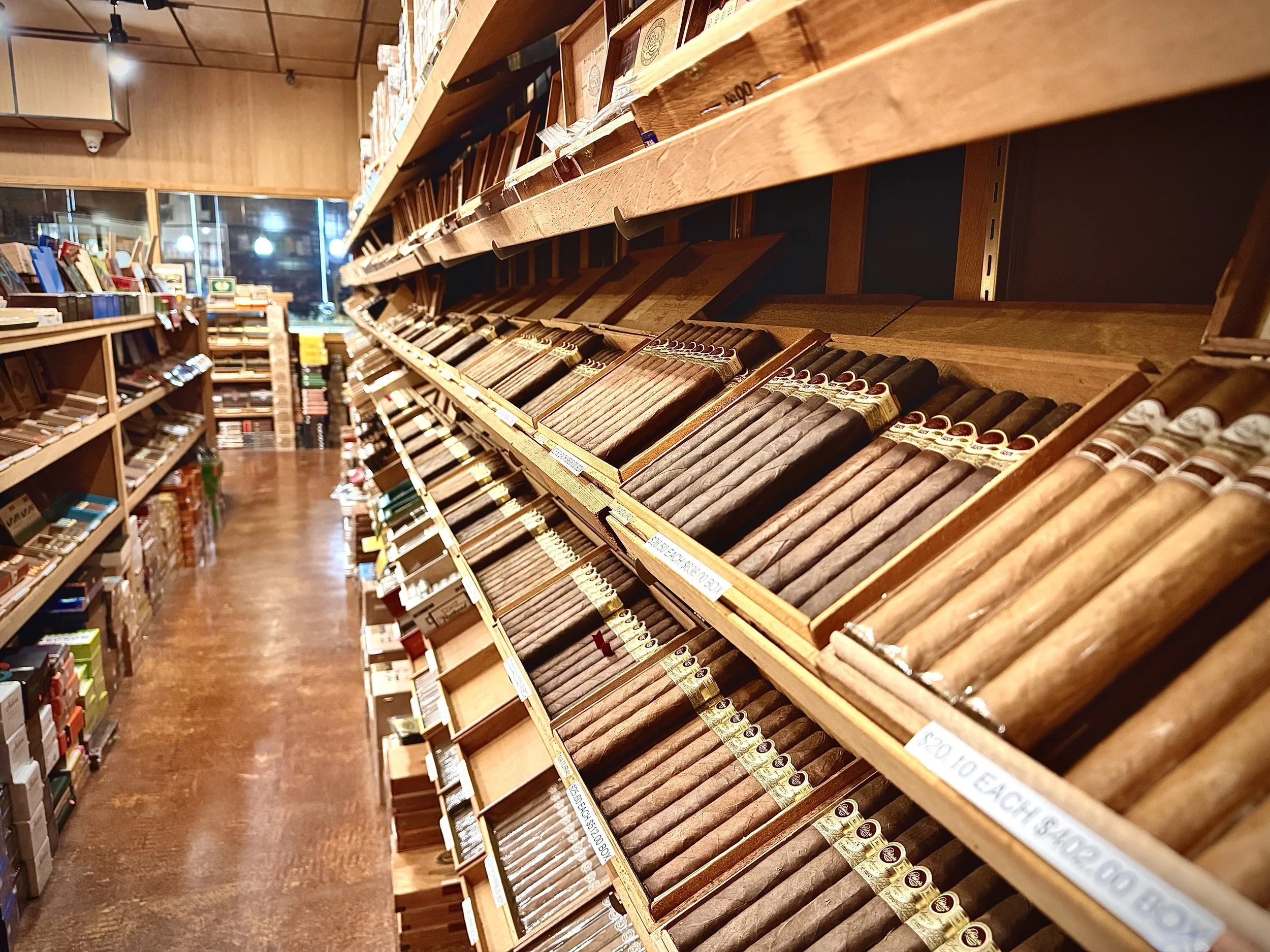 The-Smoke-Ring-Webster-TX-humidor-picture-padron-cigars-17066-hwy-3.jpeg