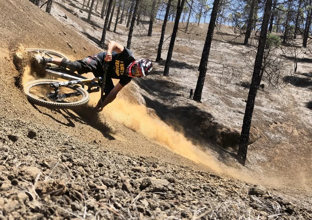 Mountain Bike Downhill shuttle Gran Canaria.jpg