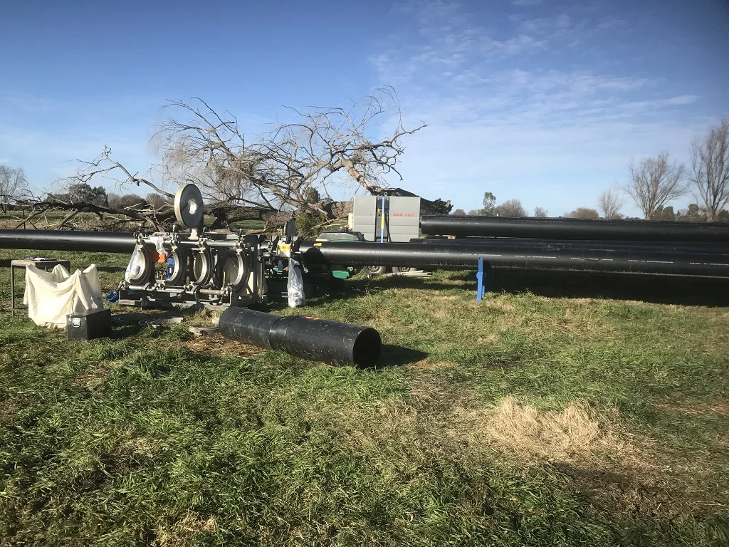 pipe-lines-gm-poly-2.jpg