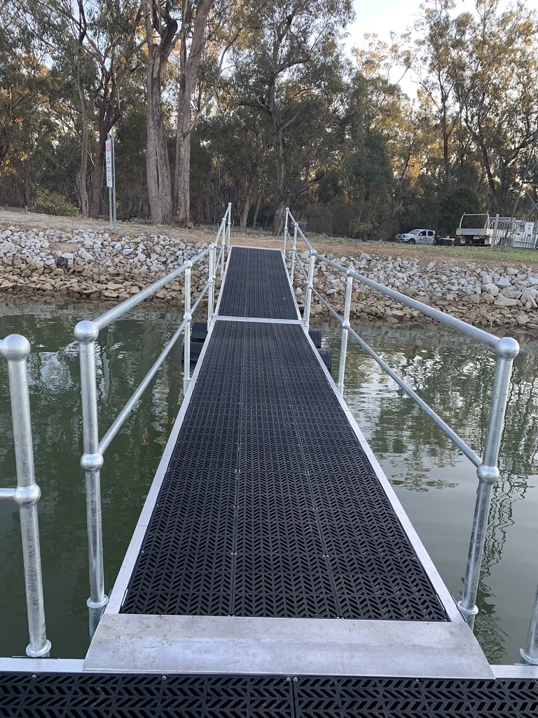 gm-poly-pontoon-3.jpg