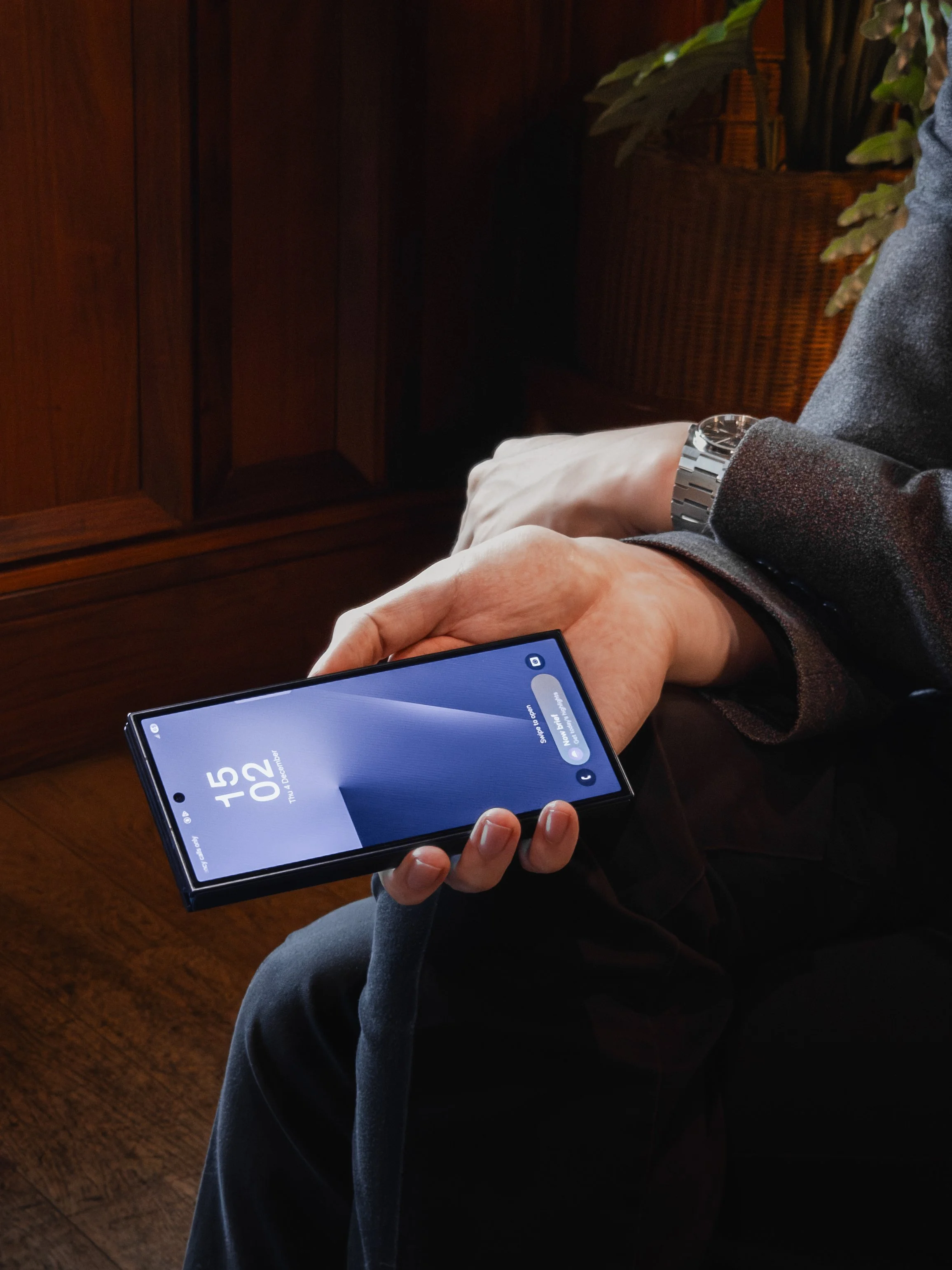 Samsung Trifold Lifestyle Photos [With DI]-4.jpg