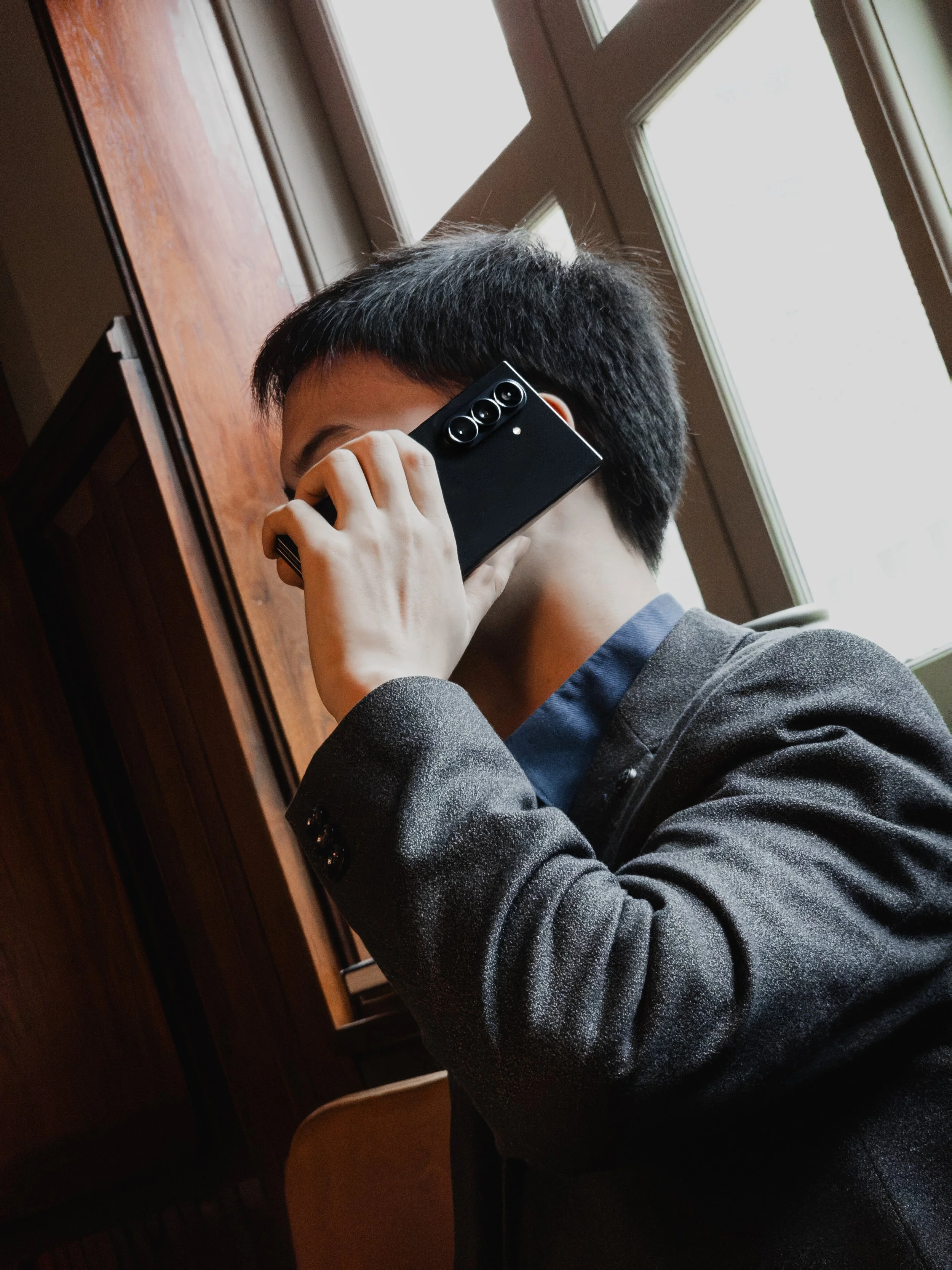 Samsung Trifold Lifestyle Photos [With DI]-5.jpg