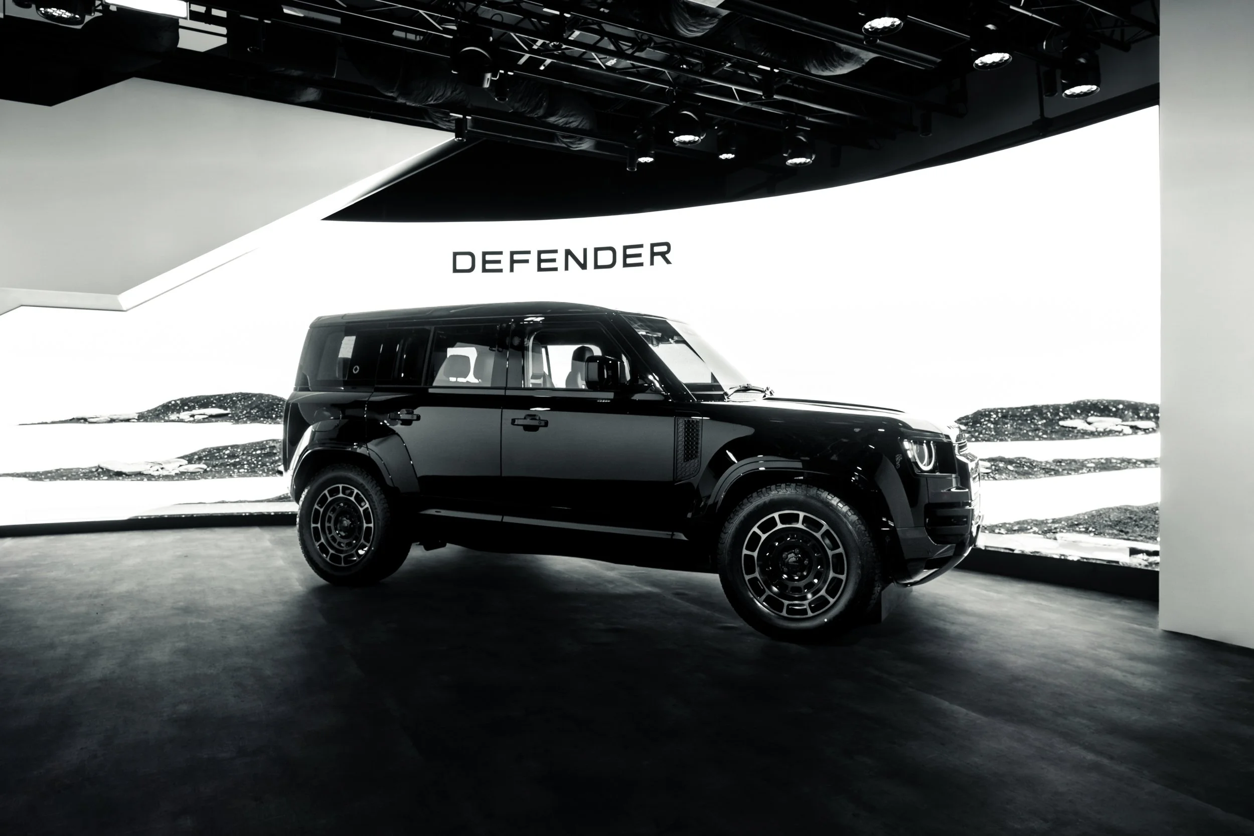 Defender | OCTA Black