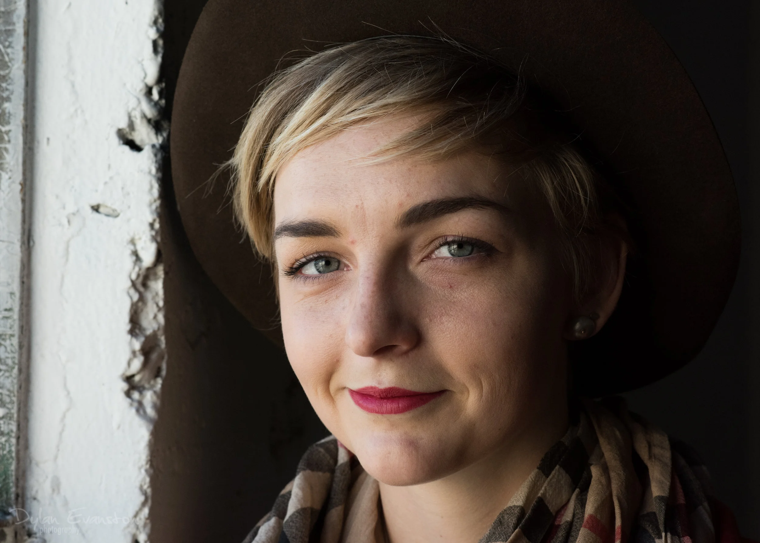 VicHeadshot-18.jpg