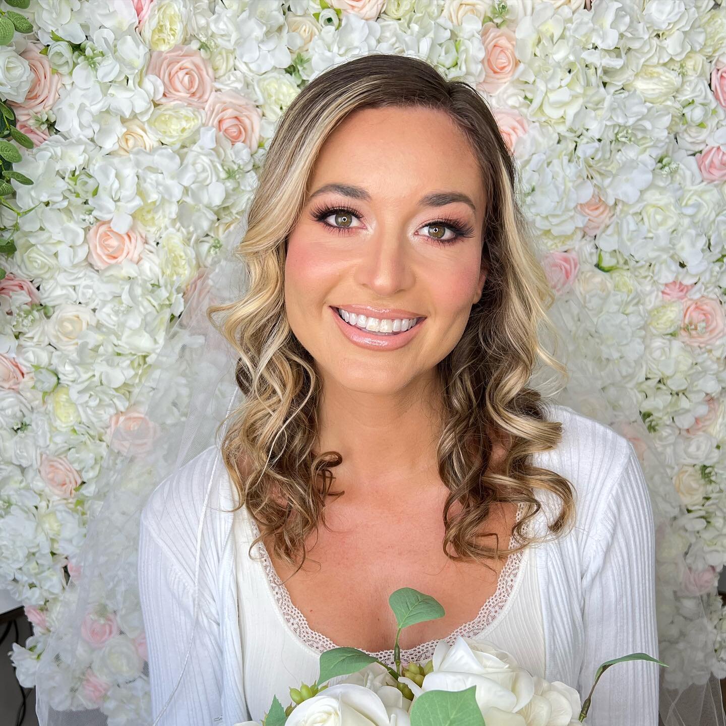 @kaitlynweathers You are a bombshell! 💣💣💣💣This was such an easy bridal trial because you are naturally beautiful and radiant! So excited to do this look for you on your wedding day! You deserve the best wedding ever! ❤️❤️❤️❤️
.
.
.
#purebeautybyd