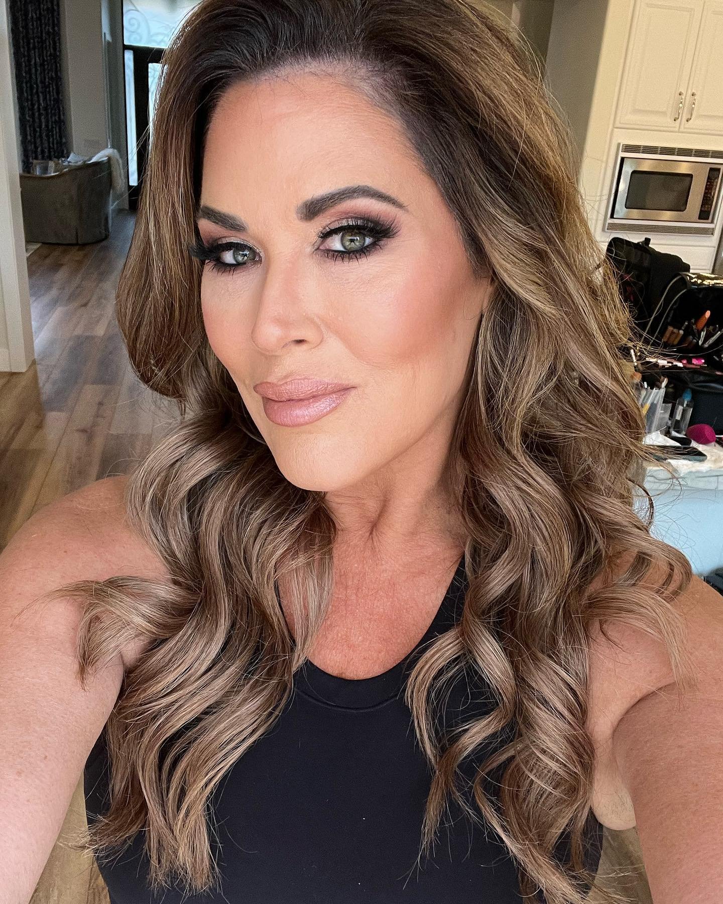 *Pure glam!* I love this look I did on @rhoc_emilysimpson 🔥🔥🔥🔥#nofilter 
.
.
. 
#purebeautybydanielle #ocmua #ocmakeupartist #orangecountymakeupartist #ochairstylist #ocbridalstylist #ocwedding #ocweddingphotographer #beachwedding #makeupandhair 