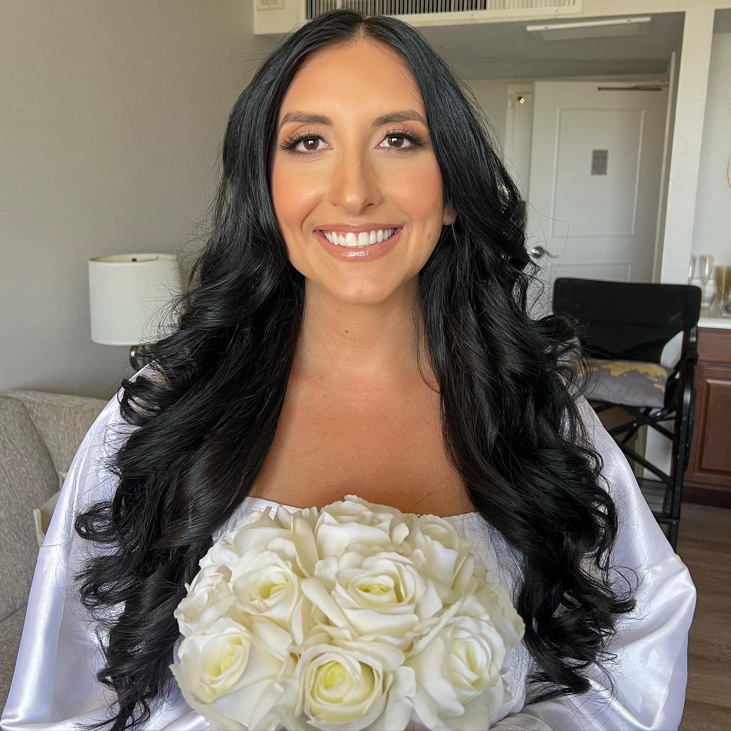 Before and after on this beautiful soul! Congrats Mekenna on your big day and thanks so much for choosing me to be your stylist! 
.
.
.
#purebeautybydanielle #ocmua #ocmakeupartist #orangecountymakeupartist #ochairstylist #ocbridalstylist #ocwedding 