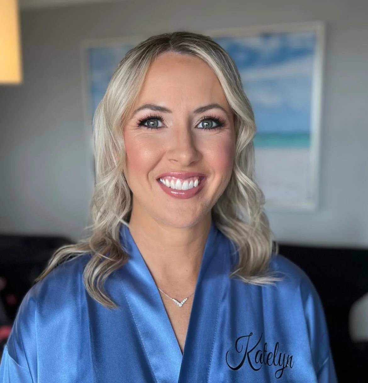 Fall weddings styling so many people! I love it! 🥰 
.
.
@ocmakeupartist #ochairhairstylist #makeupandhair #weddings #weddingmakeupartist 
.
Hair by the wonderful @hair.bybreanna from the Pure Beauty team!