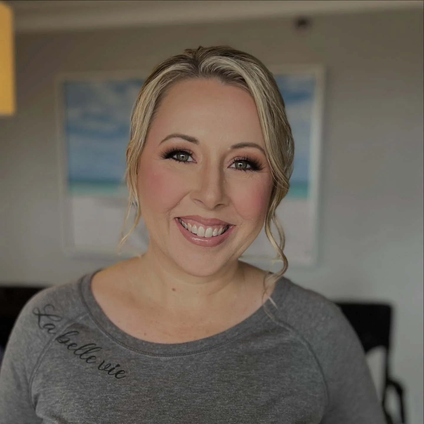 A little glow up for this bridesmaid ✨✨
Makeup by me
Hair by @hair.bybreanna 💖
.
.
#purebeautybydanielle #ocmakeupartist 
#ochairstlyist #weddingmakeup #weddinghair