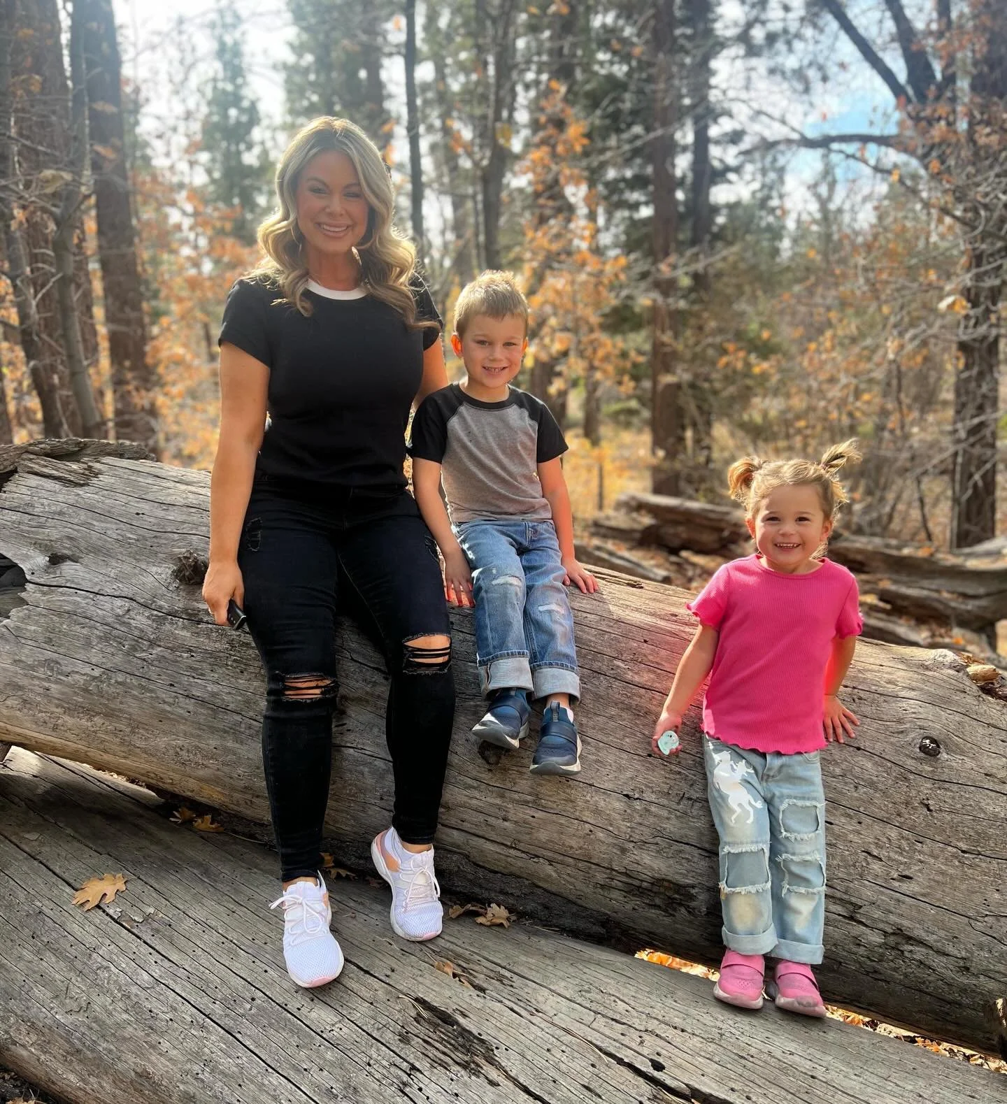 So late to post these..but some highlights from our trip to Big Bear Lake. ❤️🐻