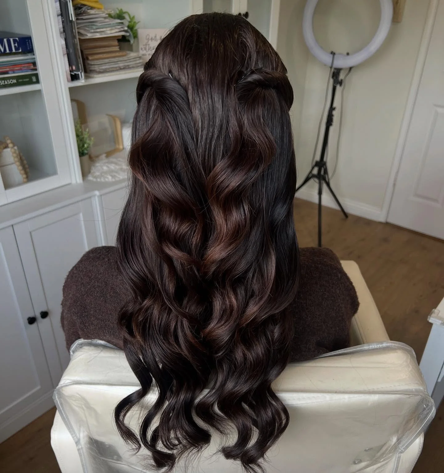 A gorgeous bridal hair style for a gorgeous bride! Looking forward to her June wedding! 👰🏻💍
.
.
.
#weddinghair #bridalhair #ochairstylist #ocbridalstylist #makeupandhair