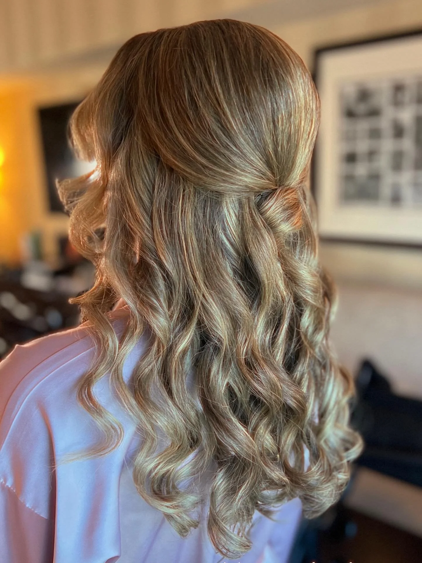 Magical hair for a Disney wedding! ✨
.
.
.
#purebeautybydanielle #ochairstylist #ocmakeupartist #ocbridal #ocbridalhairstylist