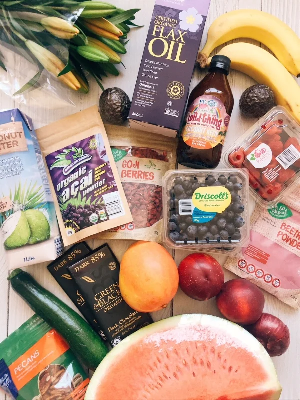 Typical top-up shop - Flaxseed oil, bananas, coconut water kefir, passionfruit, raspberries, blueberries, beetroot powder, acai powder, goji berries, coconut water, pecans, organic 85% dark chocolate, mango, nectarines, watermelon.