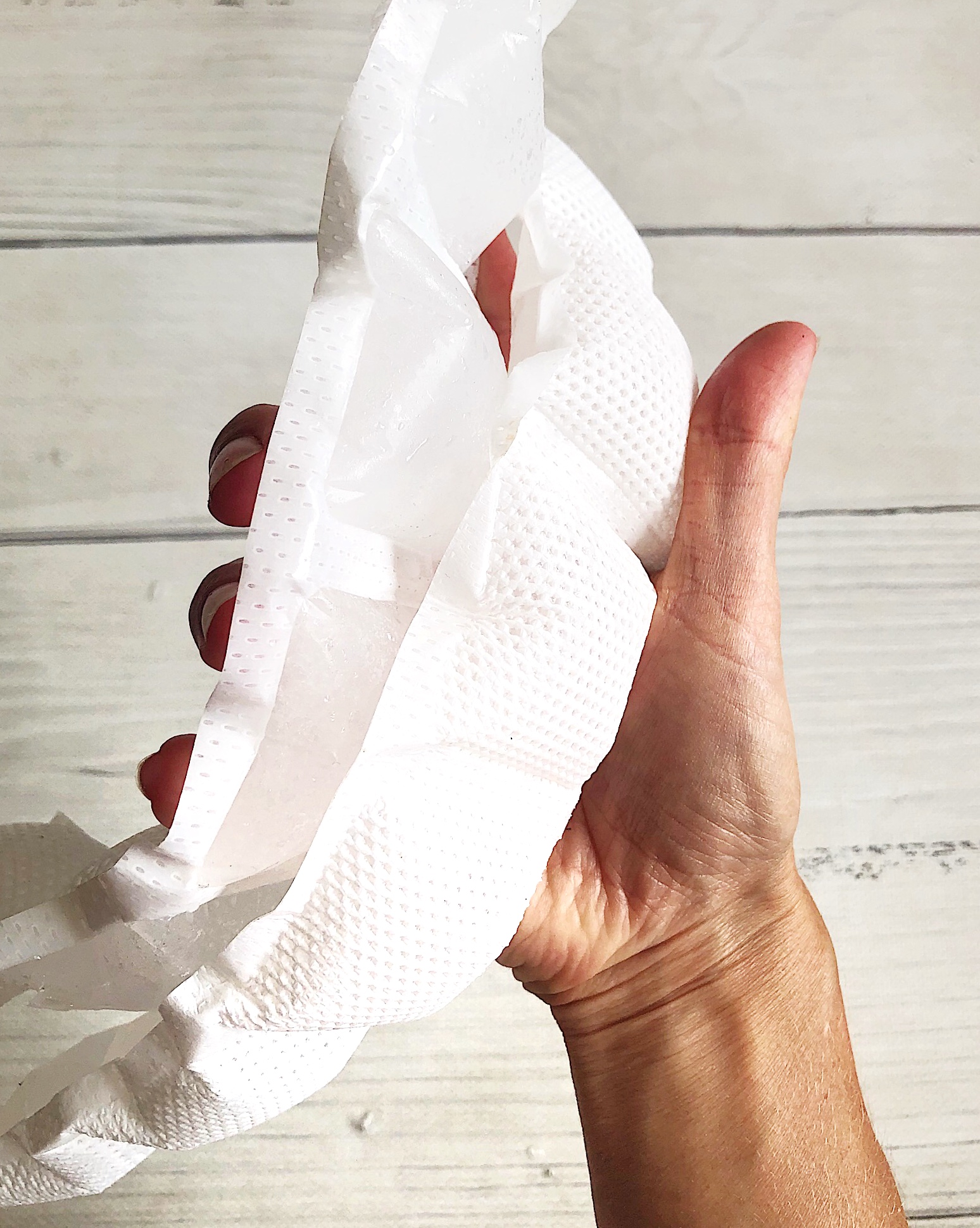 Ice pack inserts that slot inside the scarf